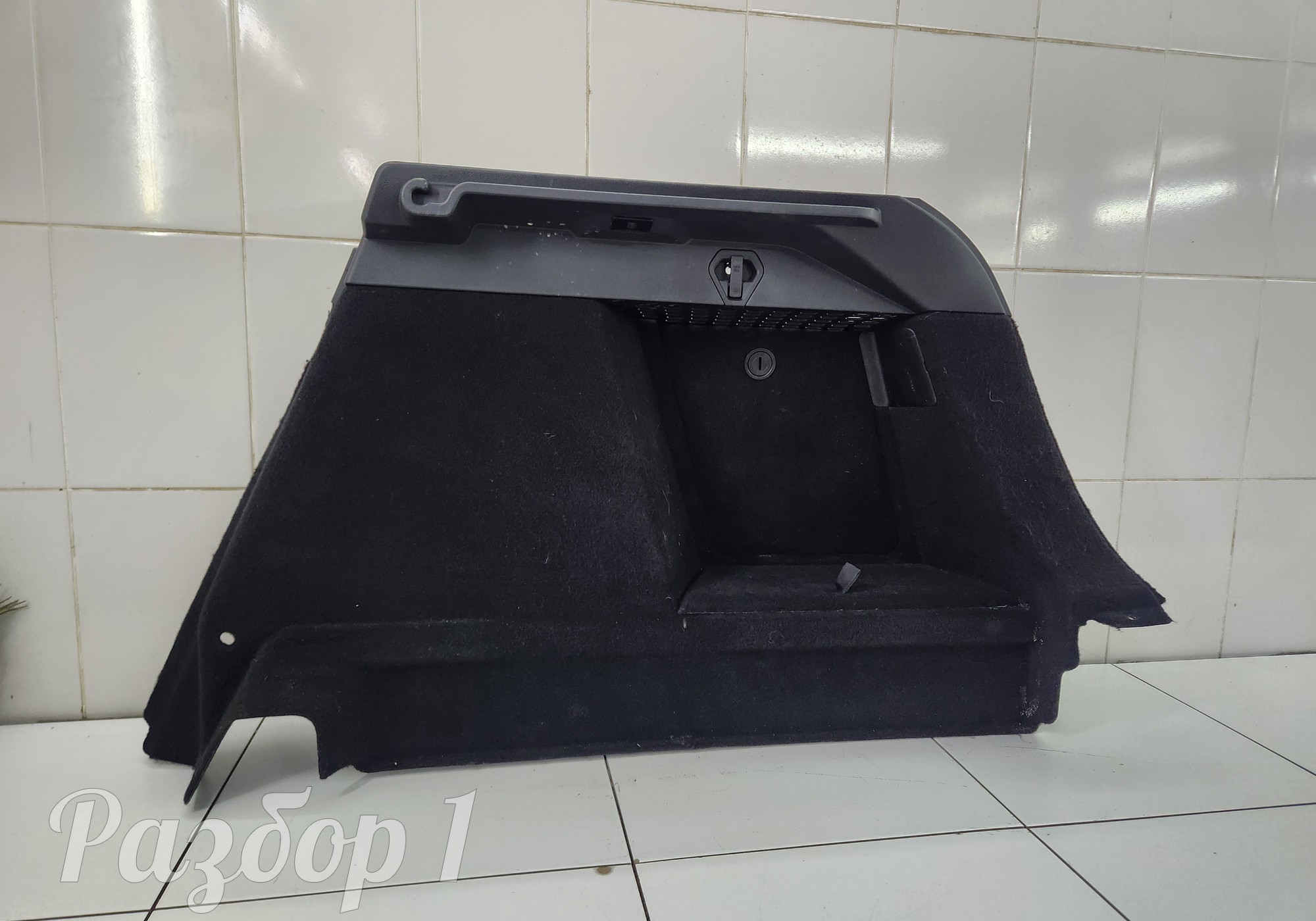 8891022549 Обшивка багажника правая для Geely Tugella (с 2019)