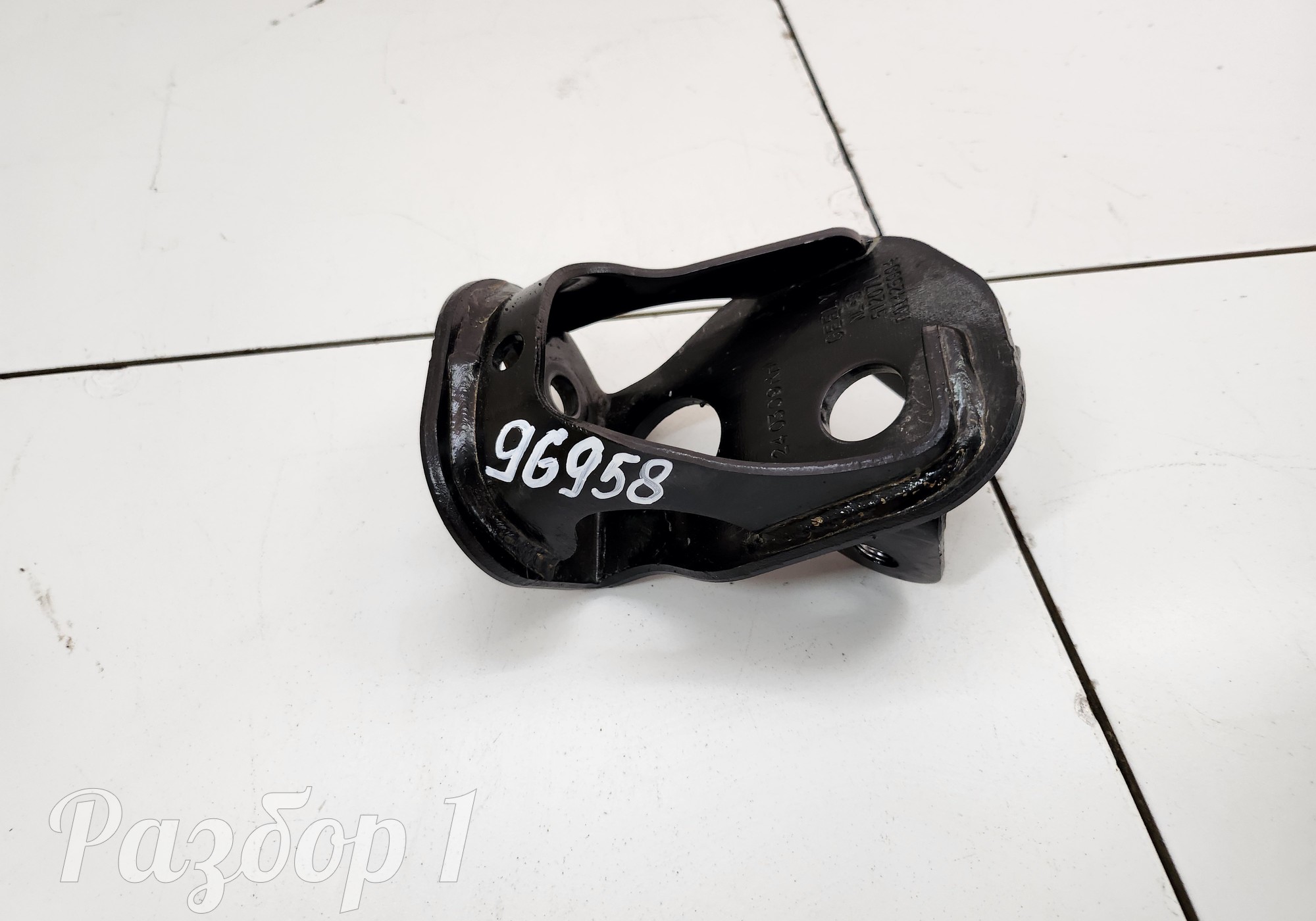01425994 Кронштейн амортизатора задний правый для Geely Atlas Pro (с 2021)