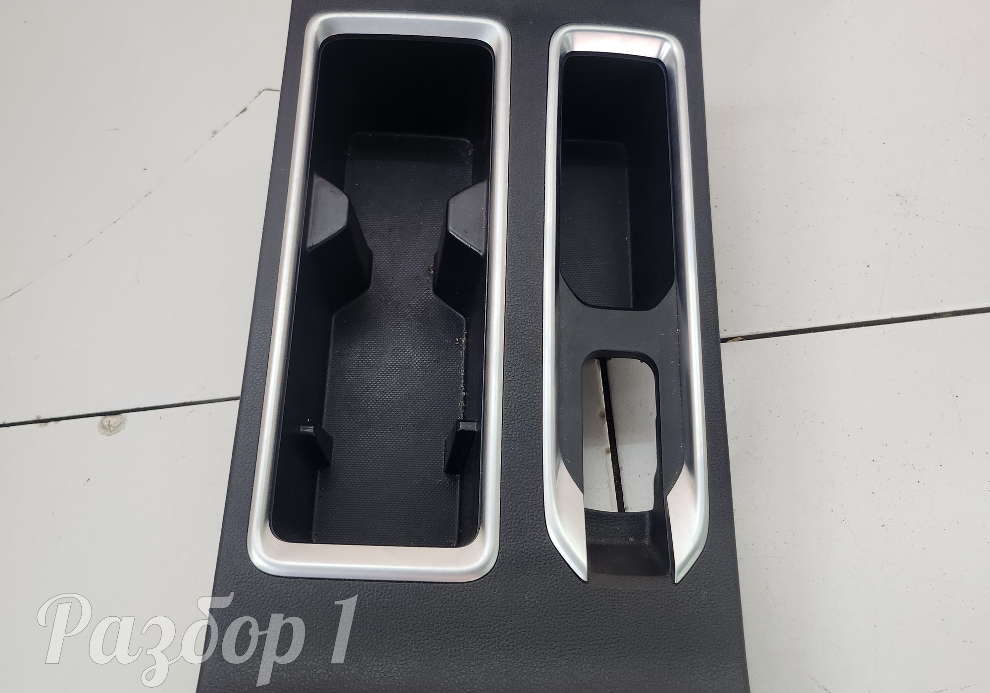 5305800AKZ0YA Крышка консоли для Haval M6 II (с 2021)