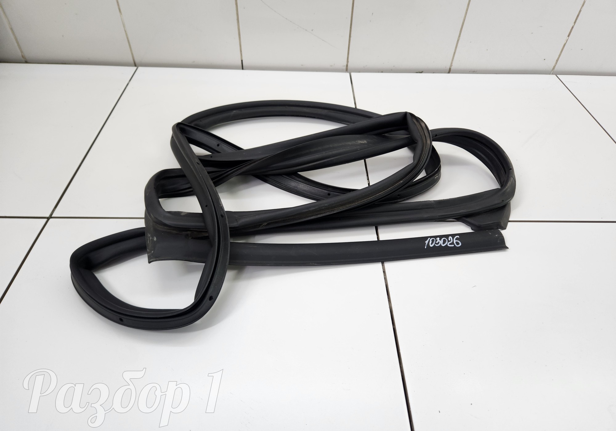 Уплотнитель задней правой двери для Geely Emgrand (SS11) (с 2021)