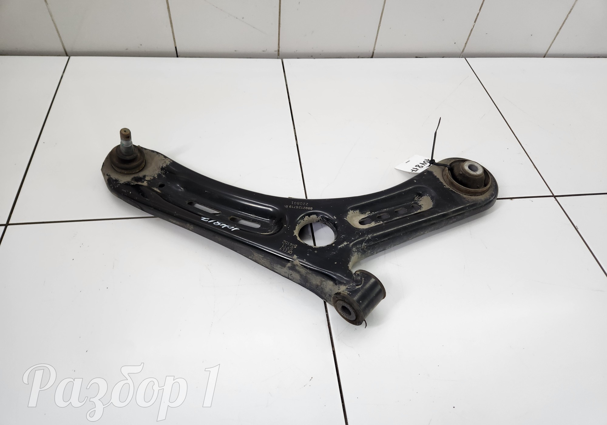 8892126719 Рычаг подвески передний правый для Geely Coolray (с 2020)