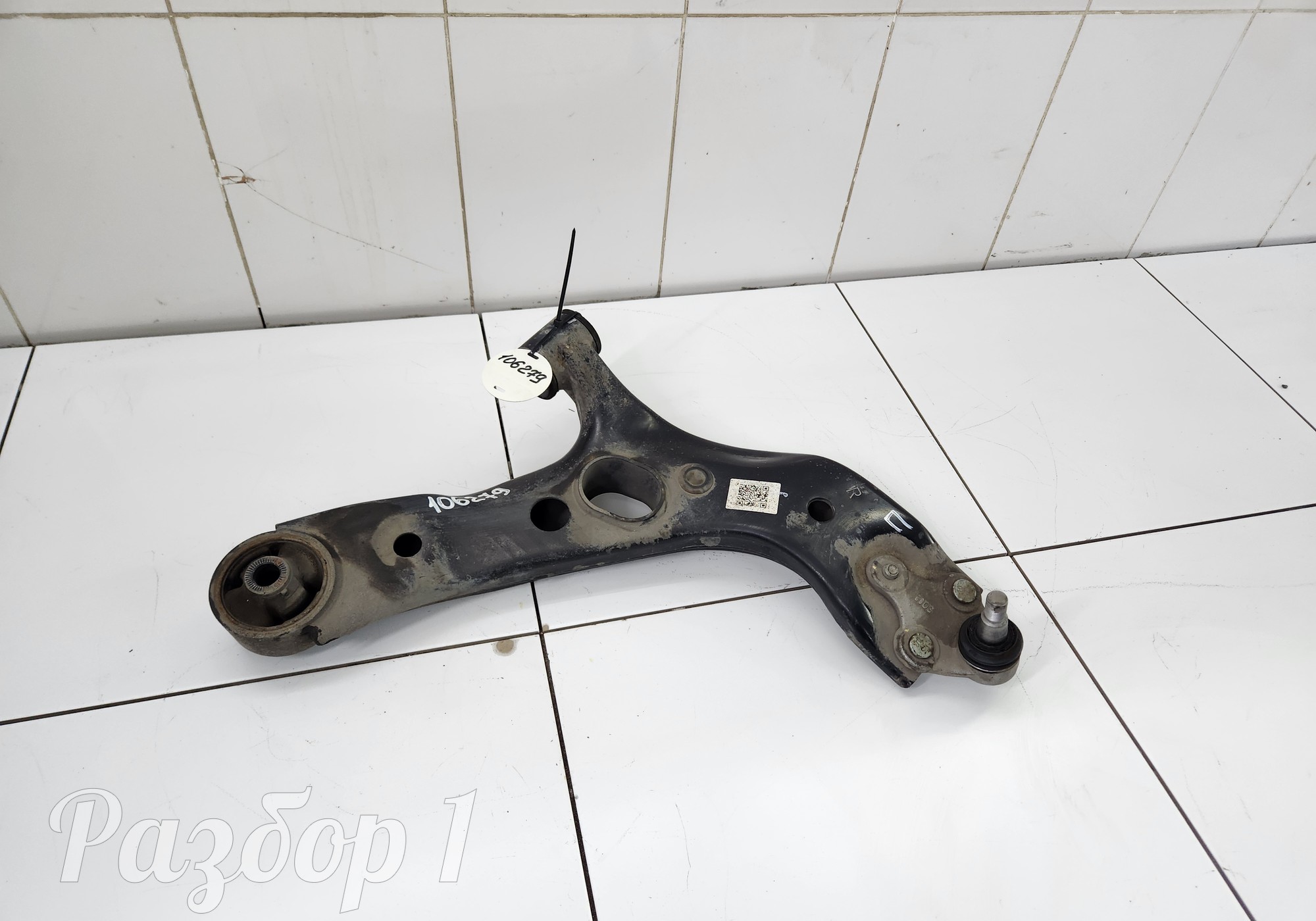 Рычаг передней подвески правый для Geely Atlas Pro (с 2021)