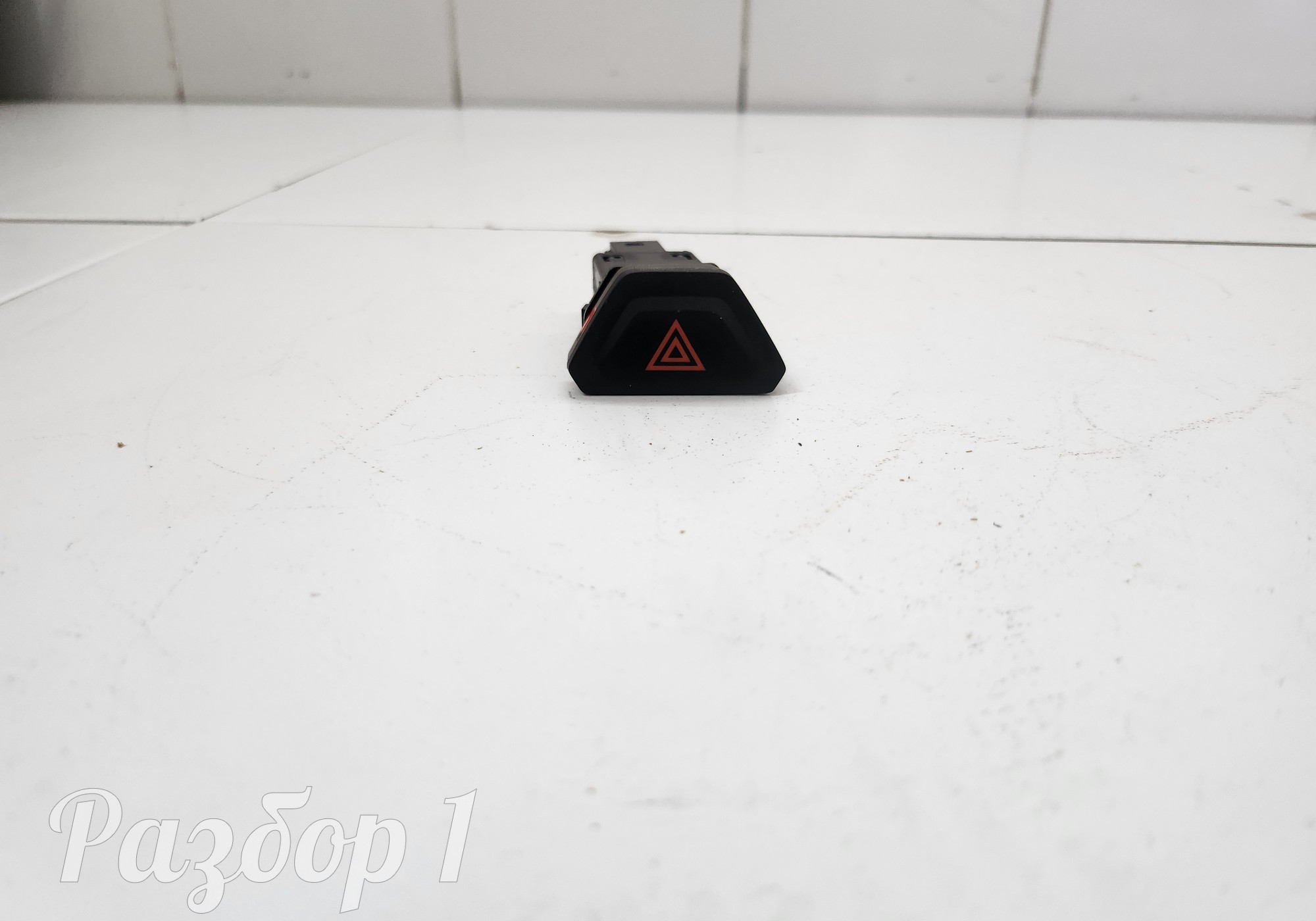 6600000733 Кнопка аварийной сигнализации для Geely Tugella (с 2019)