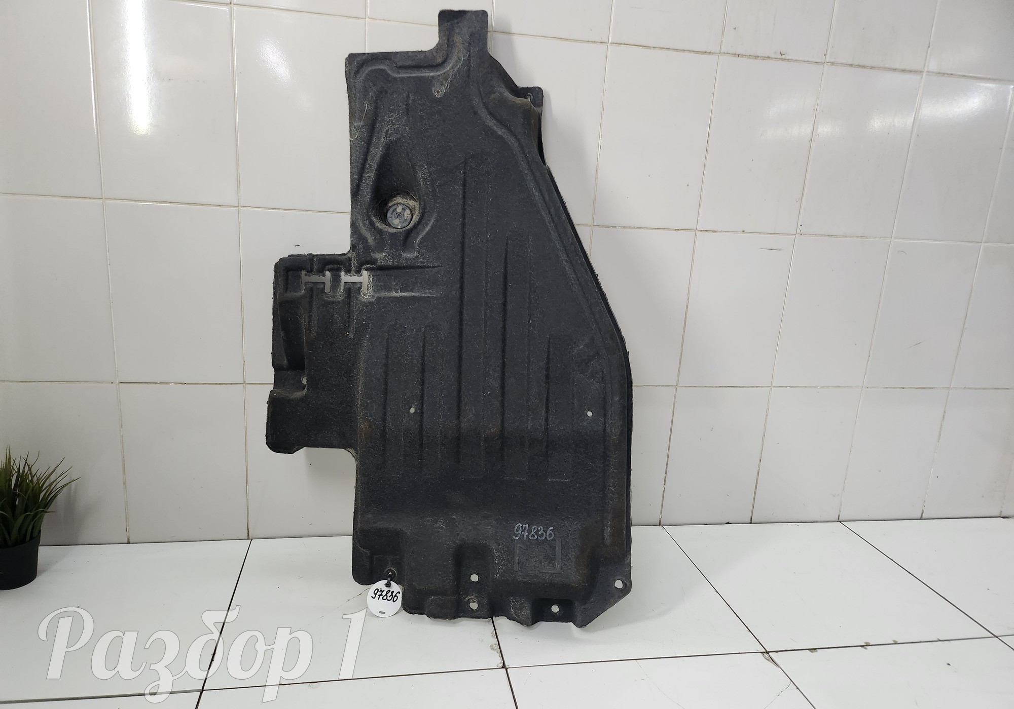 8889015551 Защита днища левая для Geely Monjaro (с 2021)