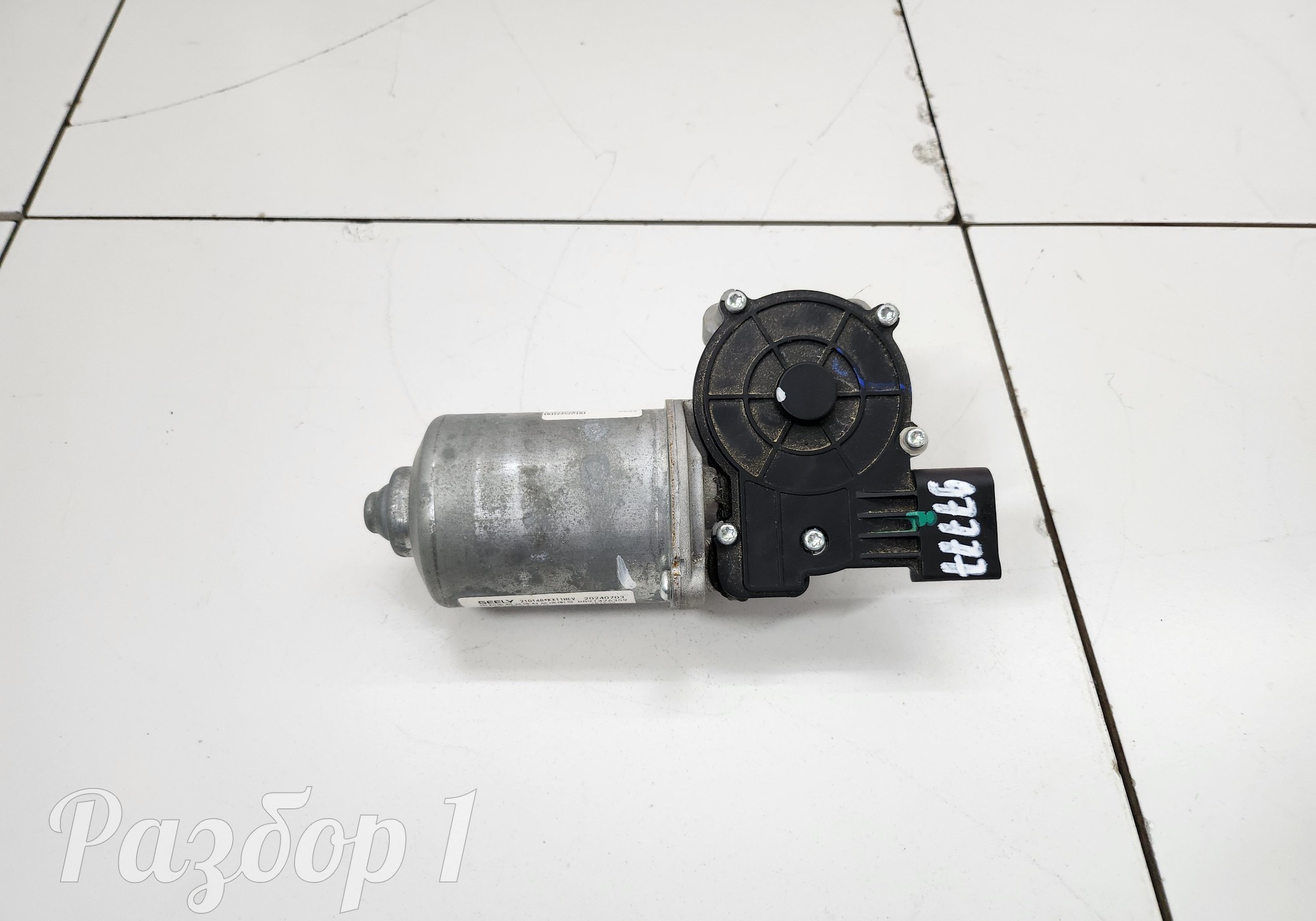 8891426359 Моторчик стеклоочистителя для Geely Monjaro (с 2021)