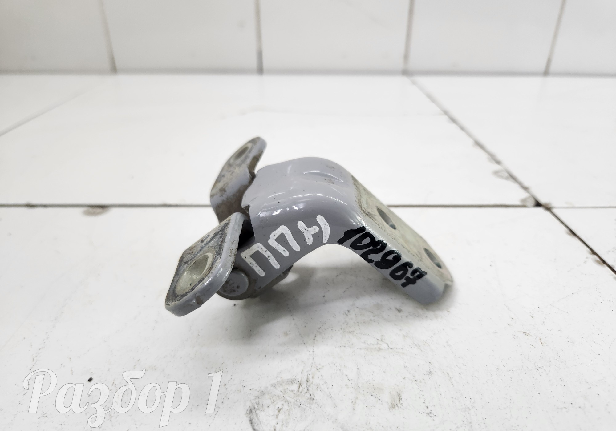 Петля двери передняя правая низ для Changan UNI-T (с 2020)