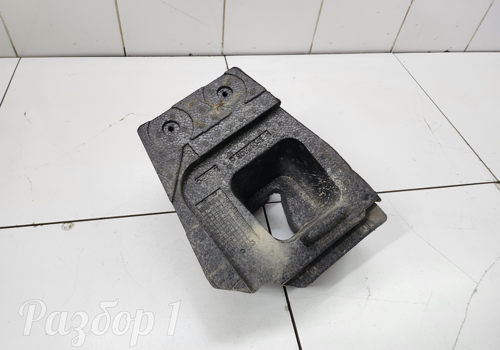 R120105UG0101 Уплотнитель заднего бампера правый для Evolute i-PRO (с 2022)