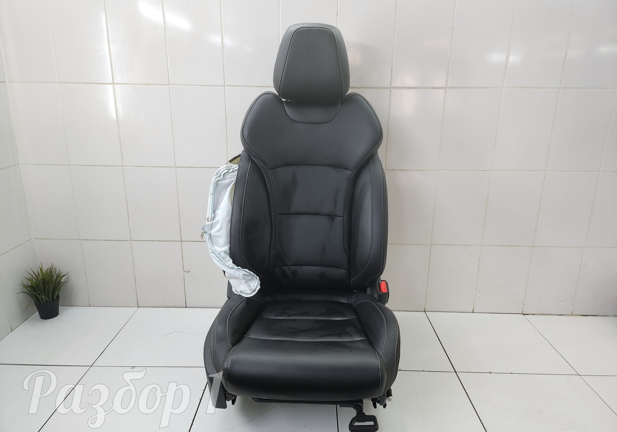 Сиденье переднее правое для Geely Atlas Pro (с 2021)