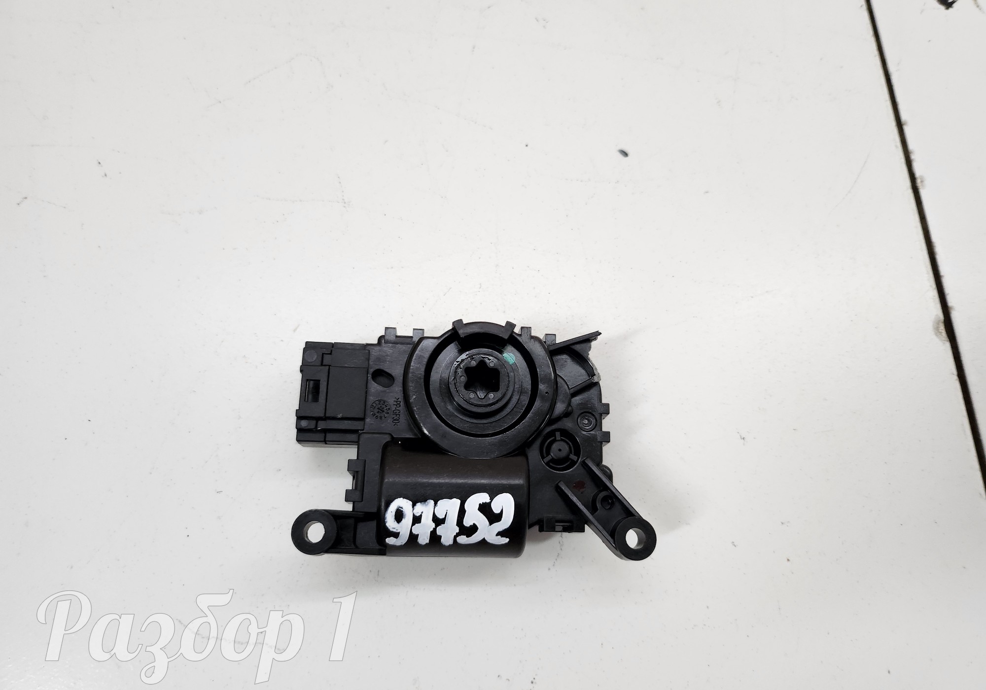 H021553029 Моторчик привода заслонок отопителя для Geely Monjaro (с 2021)