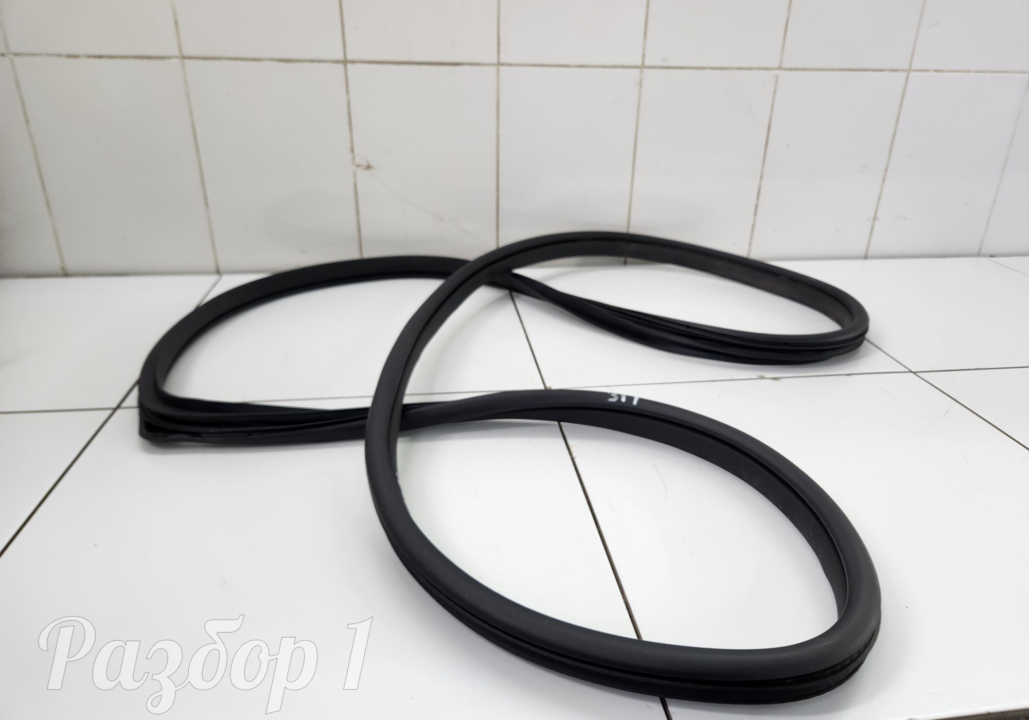 Уплотнитель проема задней правой двери для Geely Atlas Pro (с 2021)