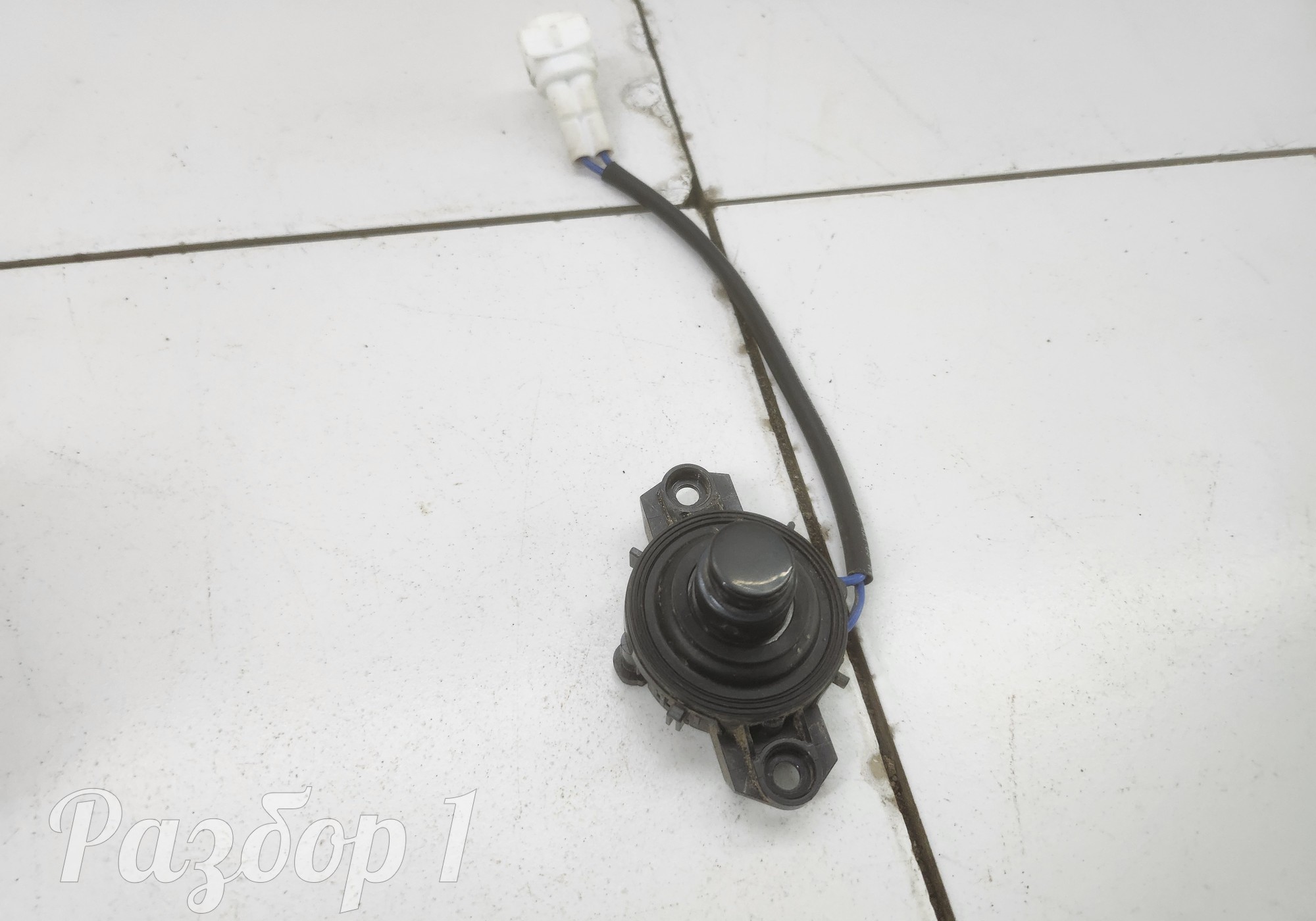 6305110XKJ20 Кнопка открывания багажника для Haval H3 (с 2024)