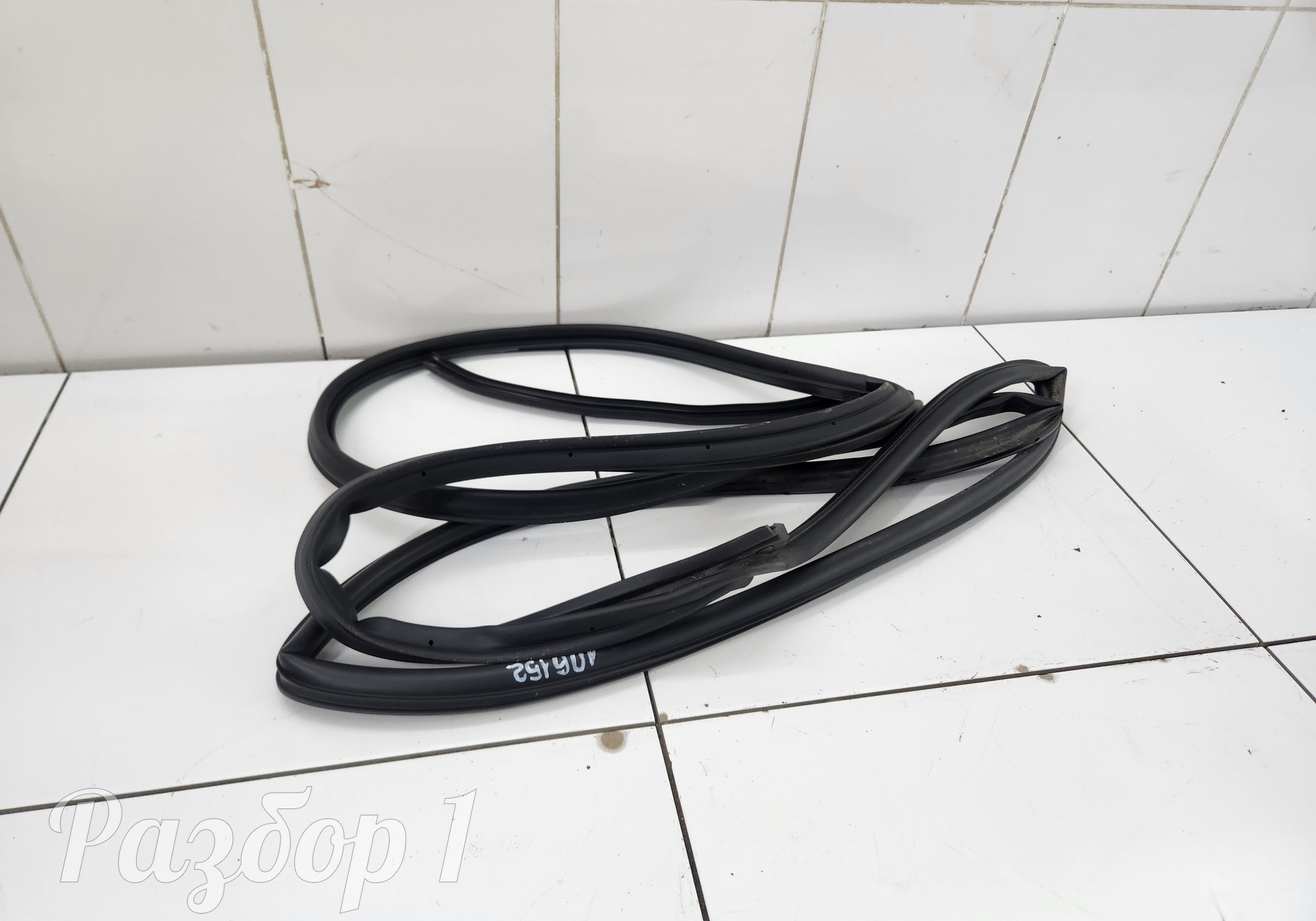 Уплотнитель задней правой двери для Geely Atlas Pro (с 2021)