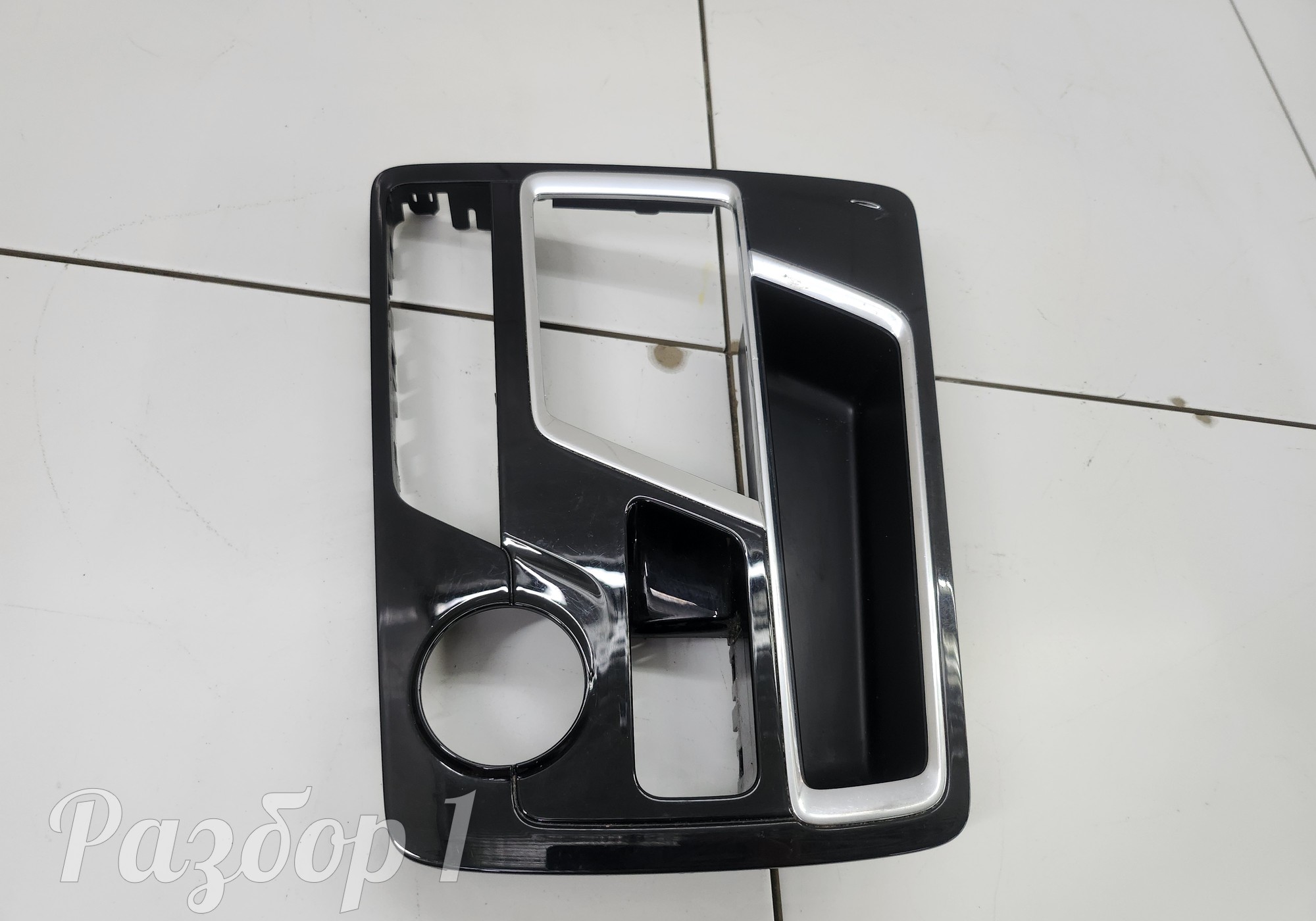 6600012804 Накладка центральной консоли для Geely Atlas Pro (с 2021)