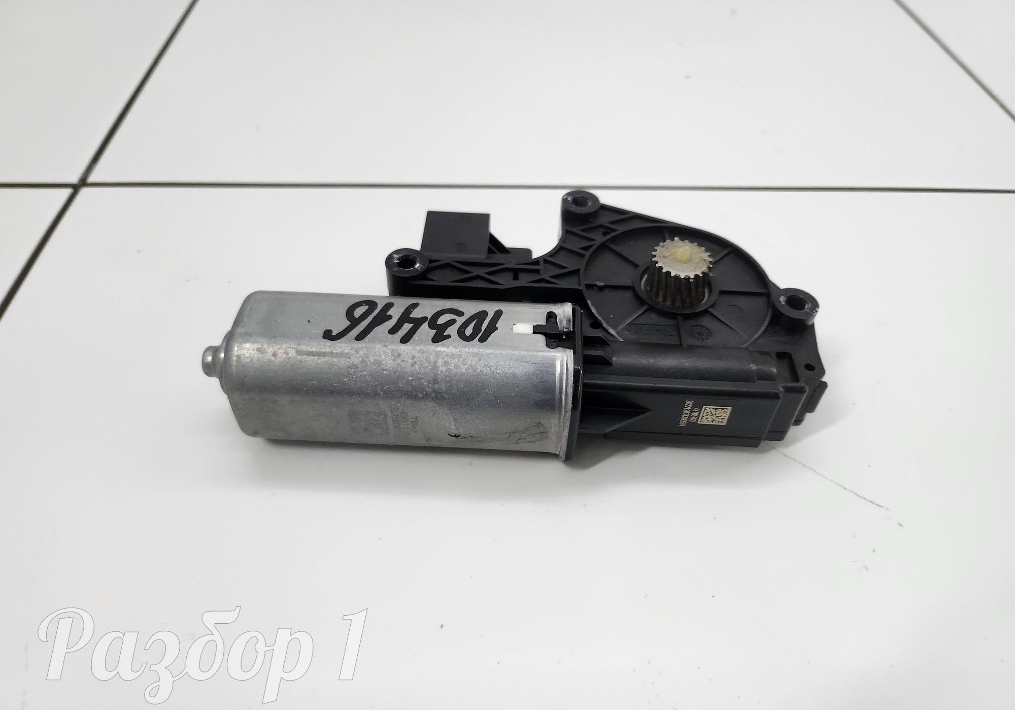 Моторчик люка задний для Geely Tugella (с 2019)