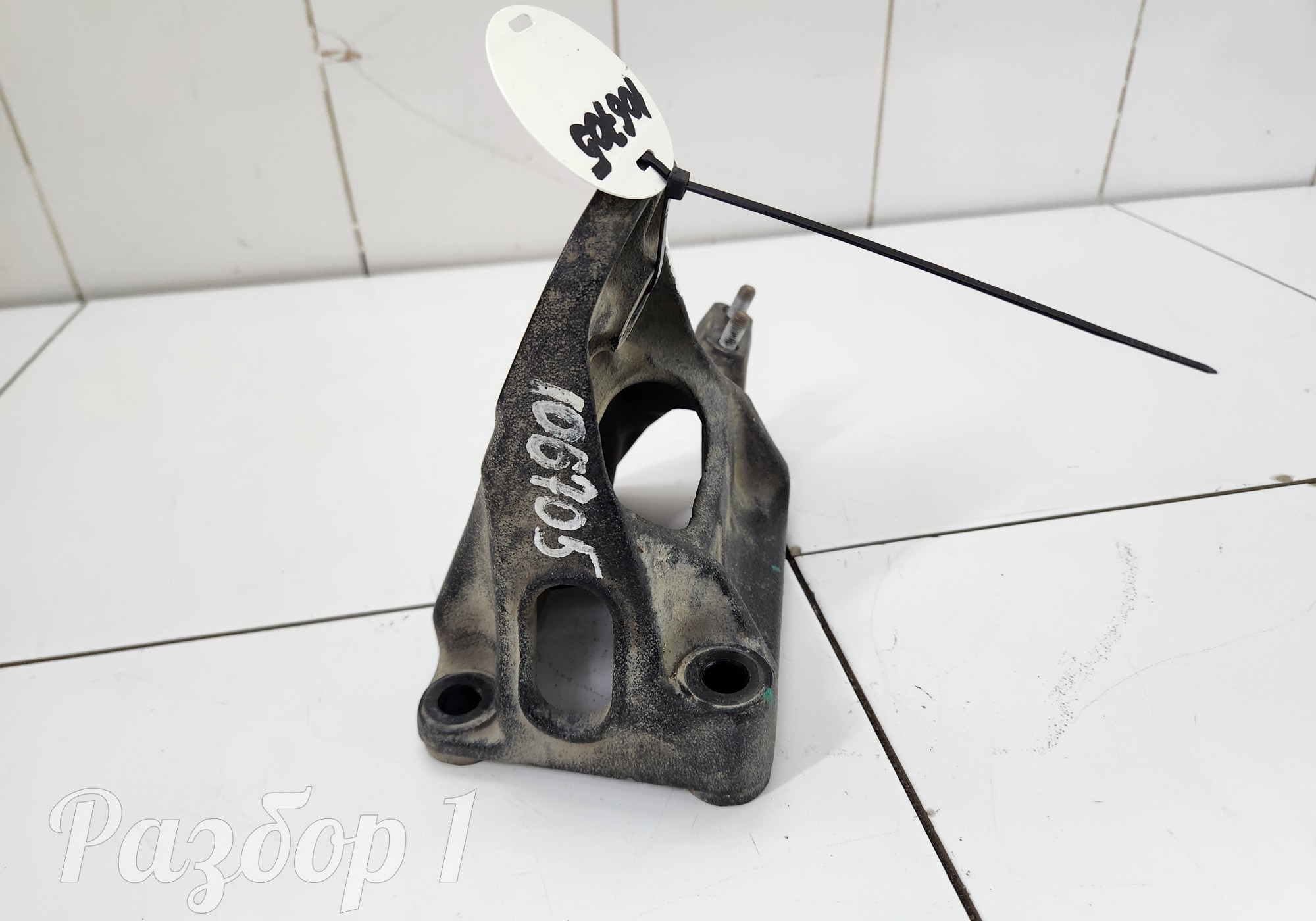 1001012AED95 Кронштейн опоры двигателя правая для Great Wall Poer (с 2019)