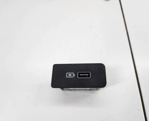 8891243295B01 Разъем usb для Geely Tugella (с 2019)