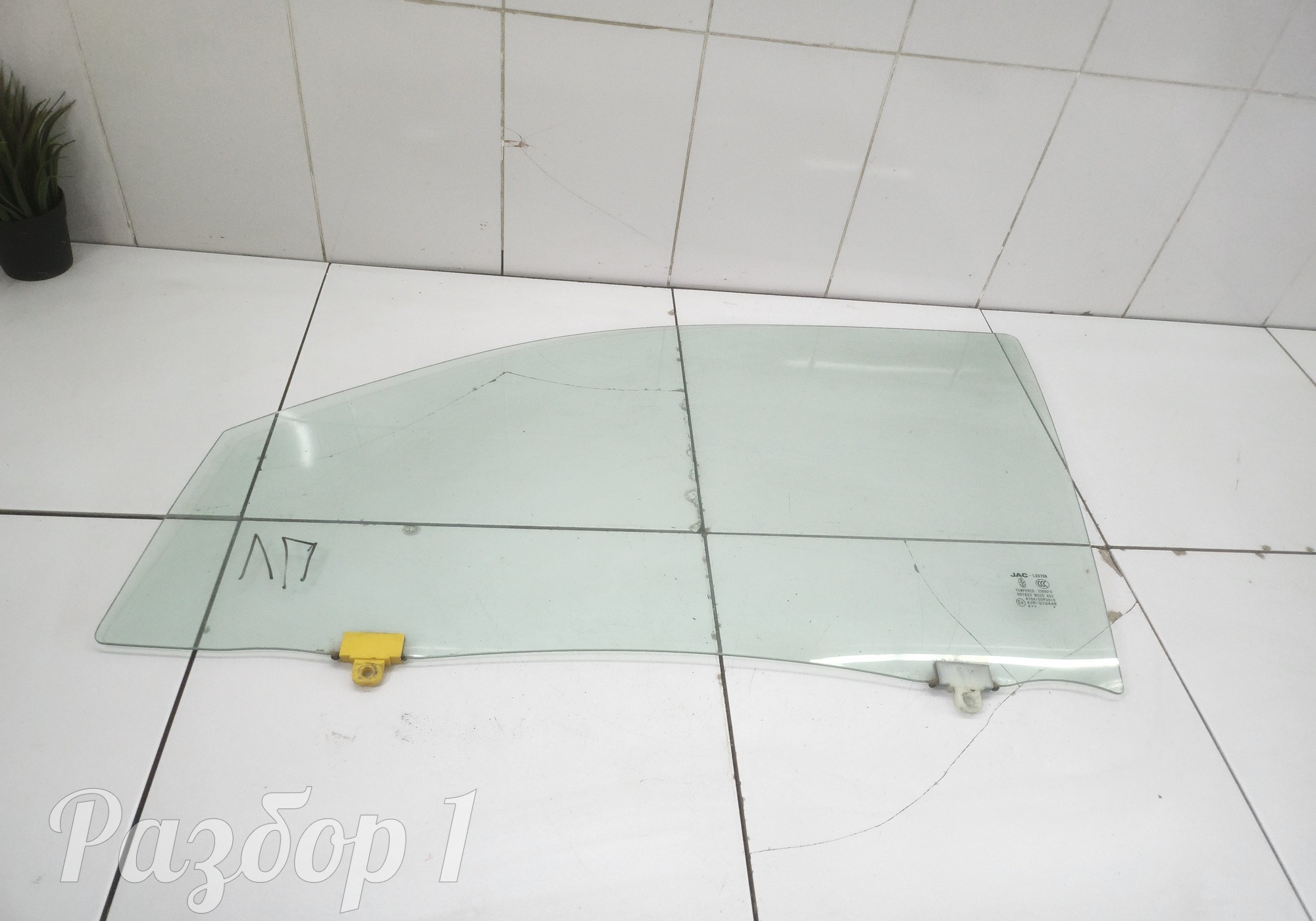 Стекло двери переднее левое для Jac T9 (с 2023)
