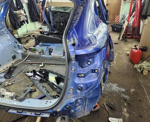 Порог с центральной стойкой правый для Geely Tugella (с 2019)