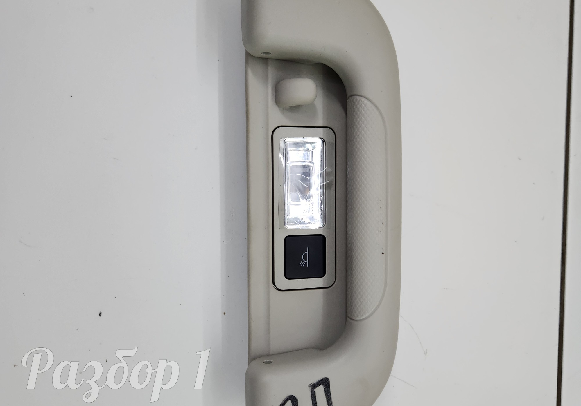 5015101XKN04A Ручка внутренняя потолочная задняя правая + освещение для Haval H3 (с 2024)