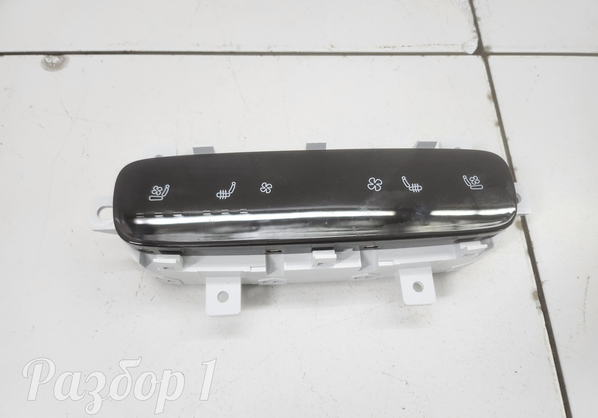 301002687AA Блок управления климатом для Chery Tiggo 9 (с 2023)