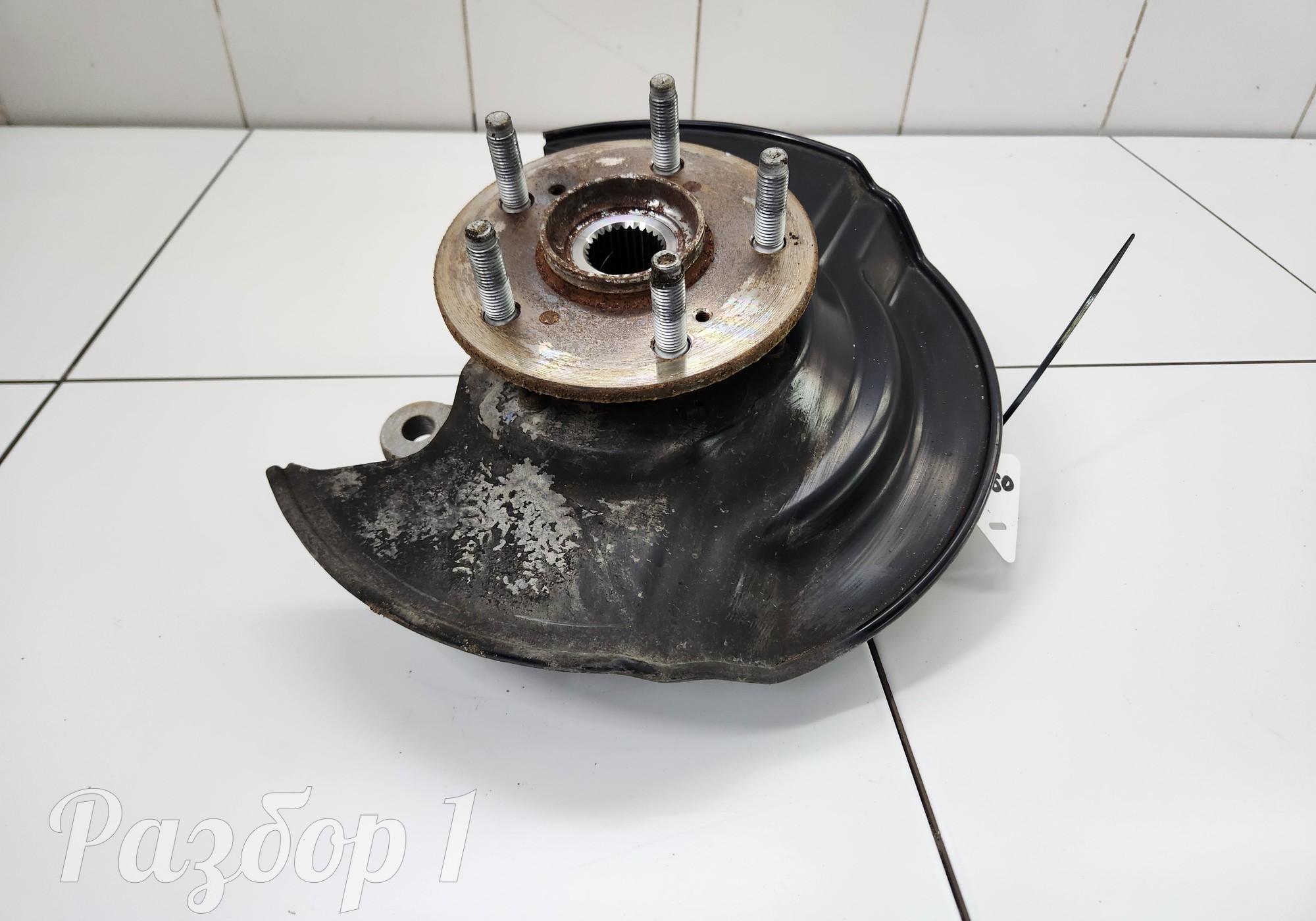 Кулак поворотный передний левый + ступица для Haval M6 II (с 2021)