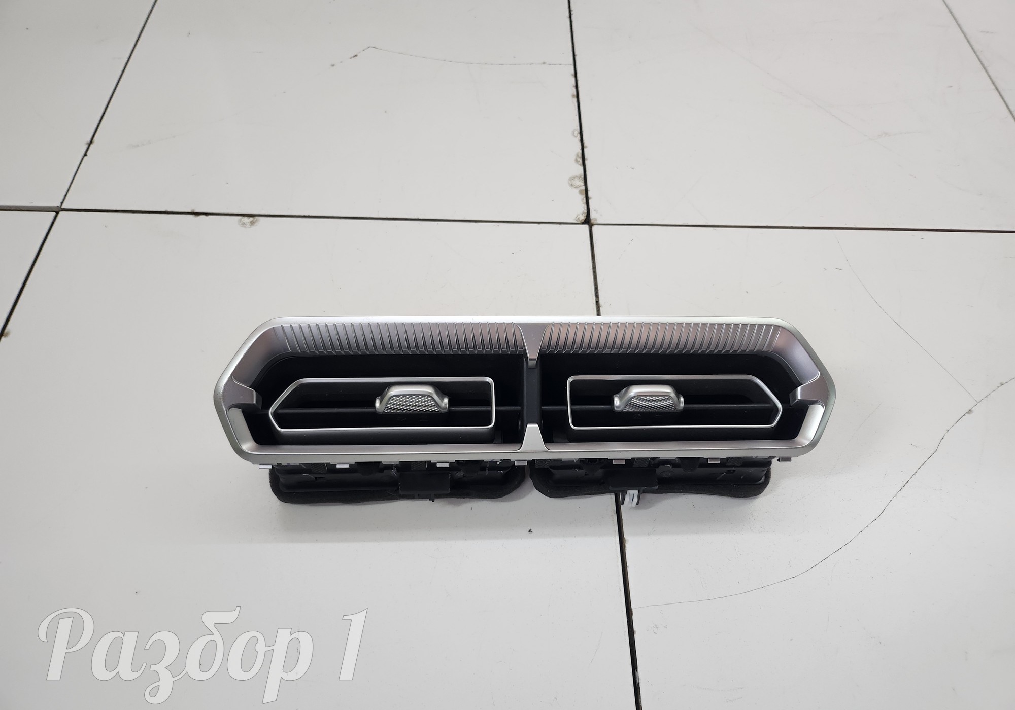 5306730XPS01ABW Дефлектор воздушный центральный для Great Wall Poer King Kong (с 2022)