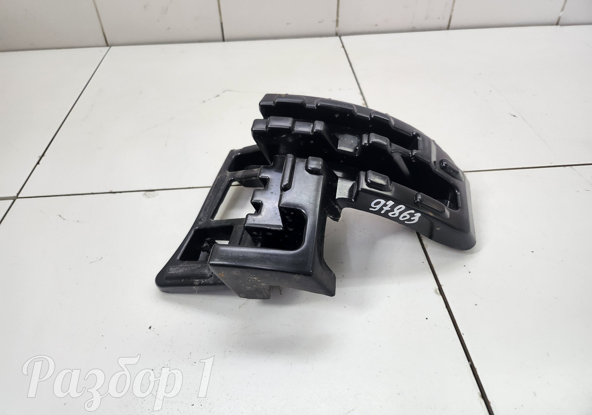 8889168099 Кронштейн заднего бампера правый для Geely Monjaro (с 2021)