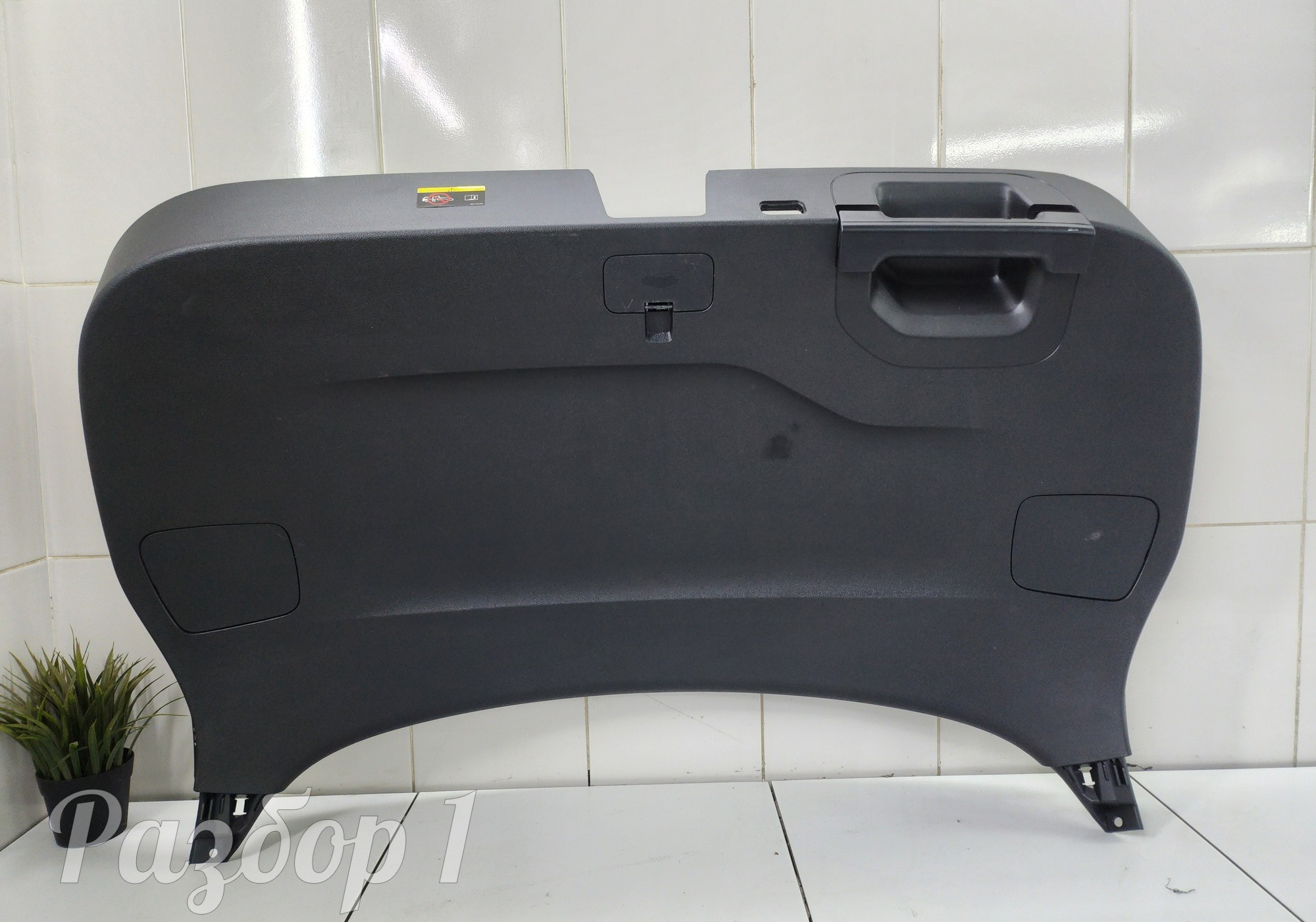 6600040613 Обшивка крышки багажника для Geely Tugella (с 2019)