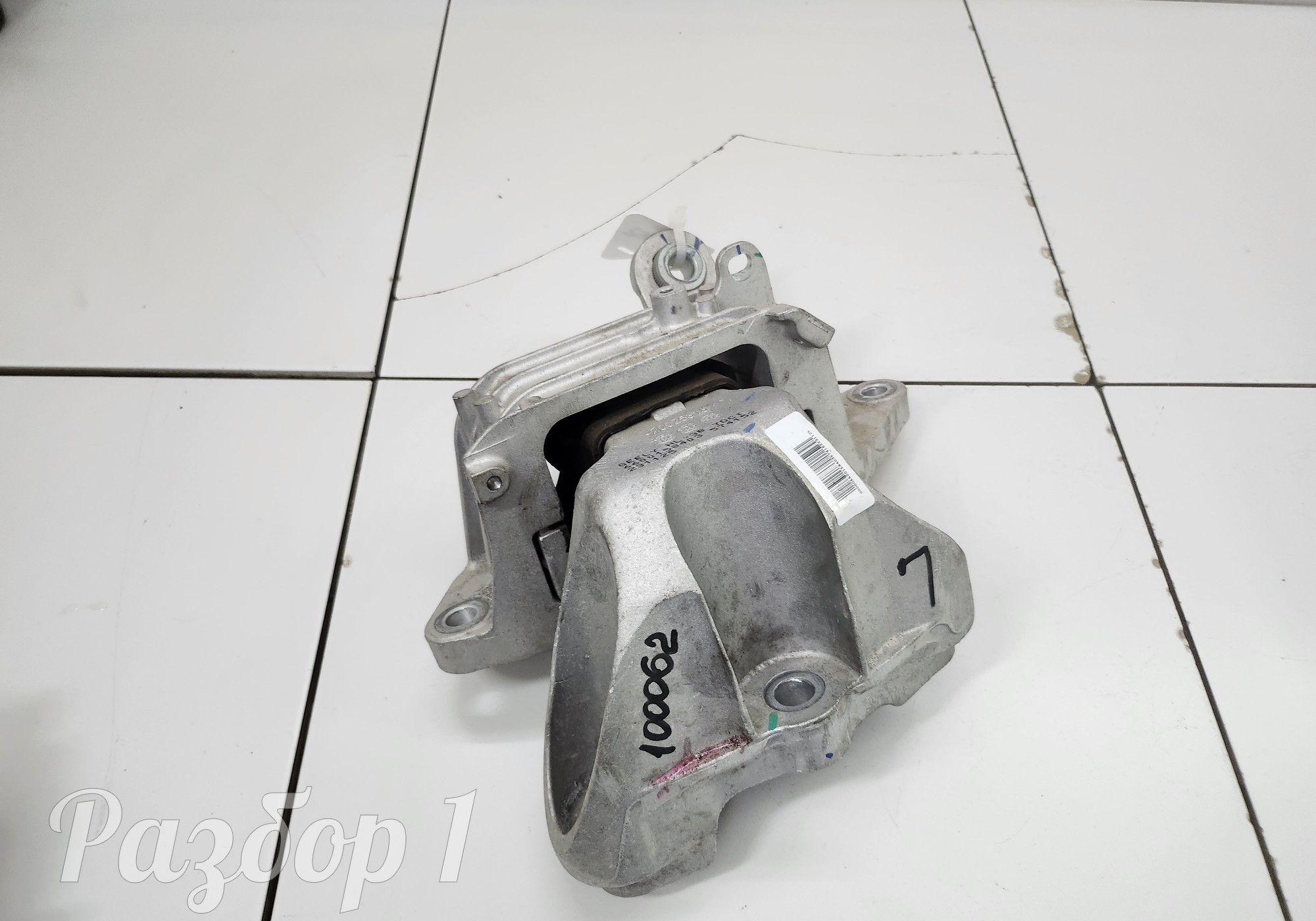 6600158403 Опора двигателя левая для Geely Atlas Pro (с 2021)