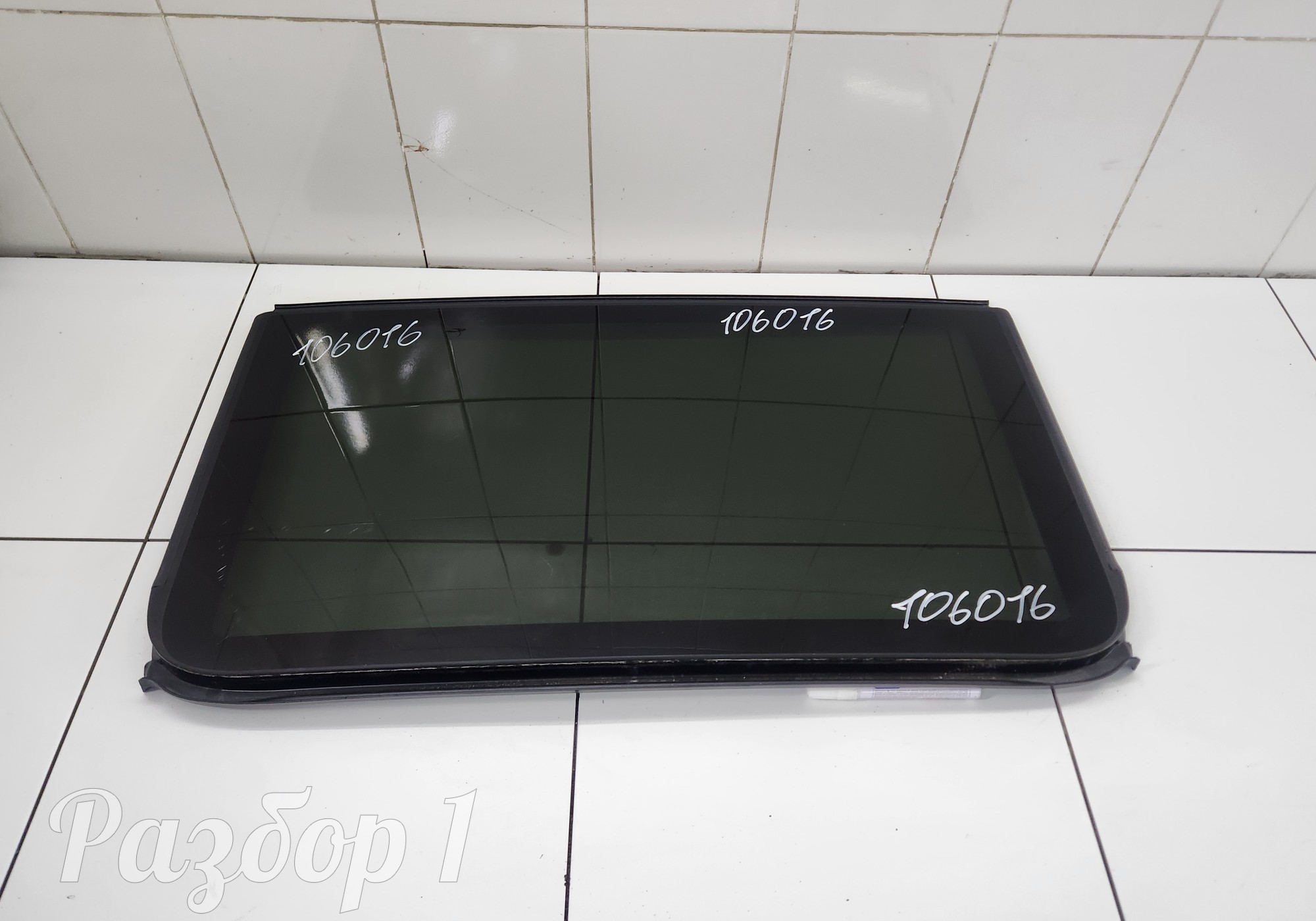 Стекло люка (заднее) для Geely Tugella (с 2019)