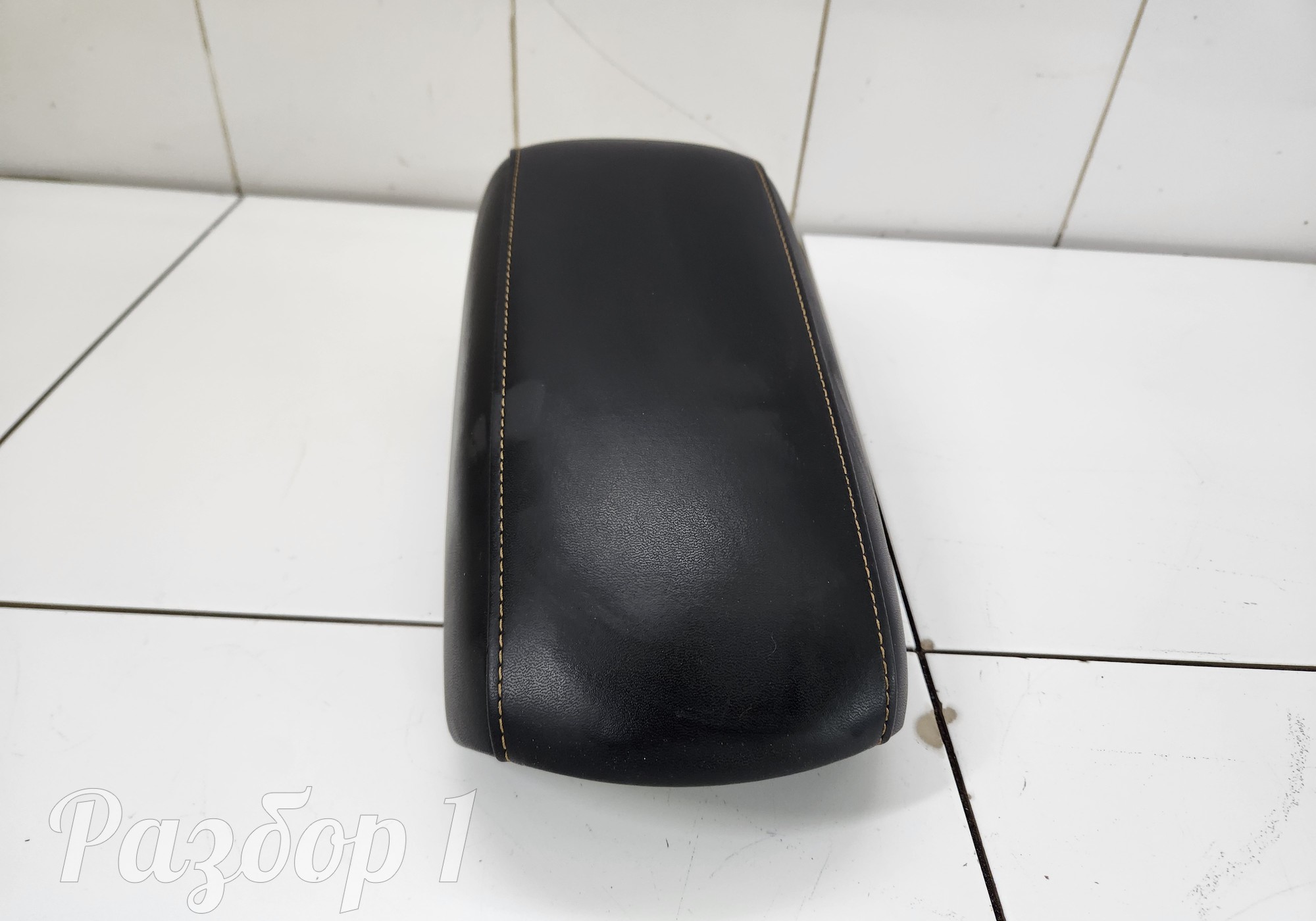 530510U3480 Подлокотник для Москвич 3 (с 2022)