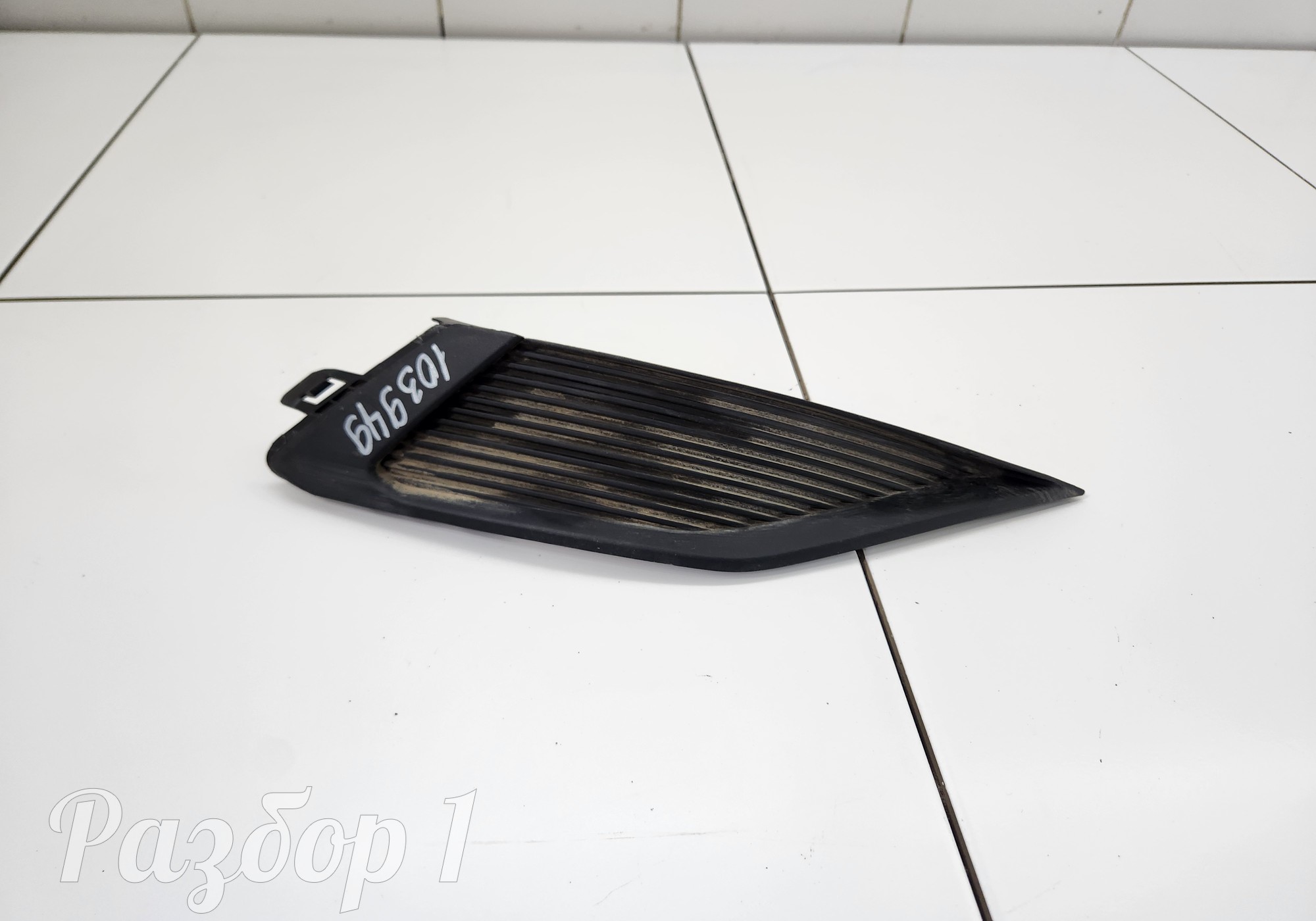 8889517010 Накладка заднего бампера левая для Geely Emgrand (SS11) (с 2021)