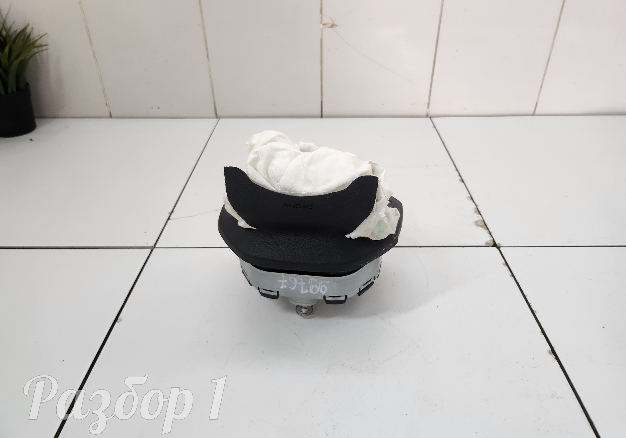 650004100 Подушка безопасности водителя для Geely Tugella (с 2019)