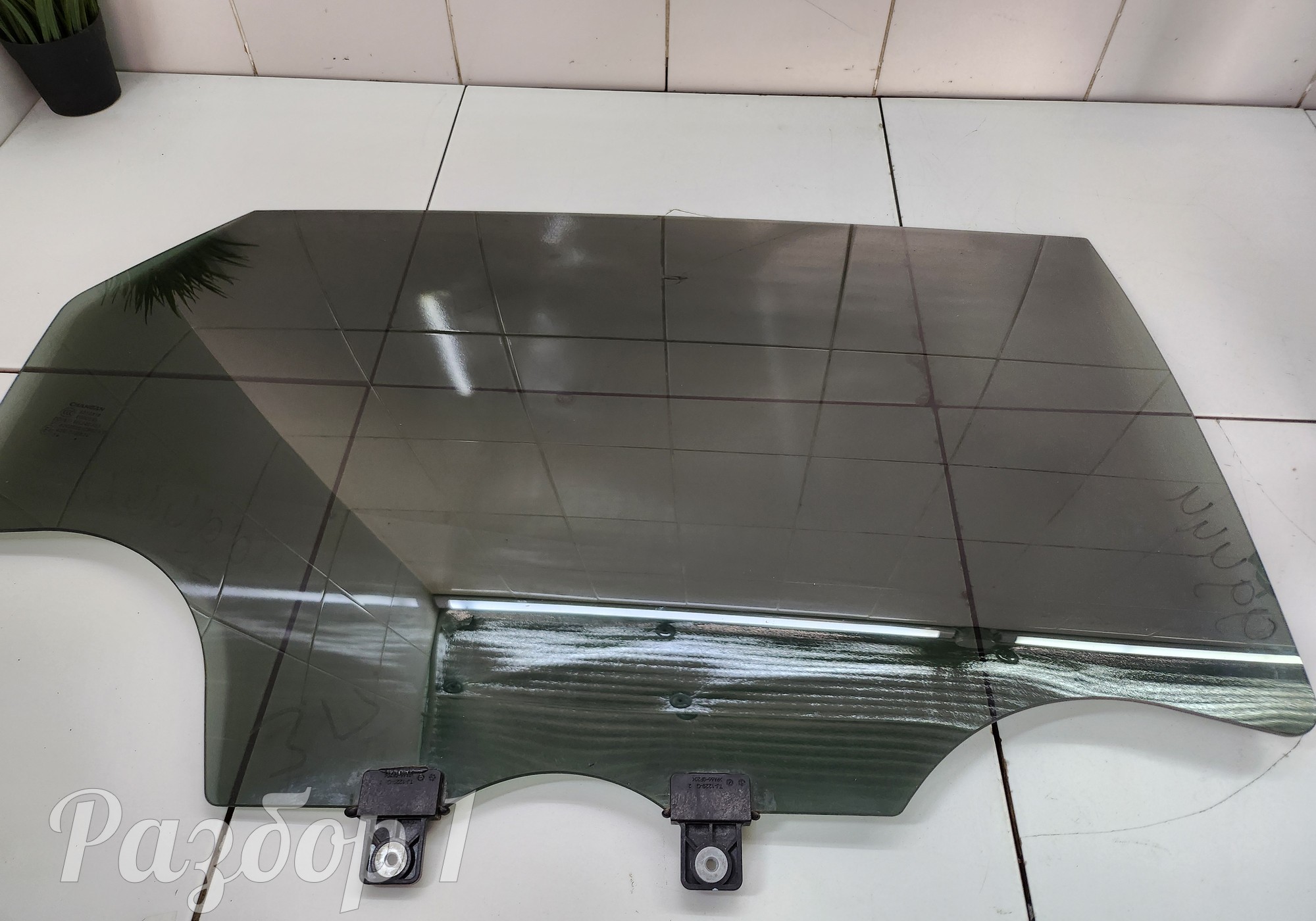 CD569F2705020601 Стекло двери заднее правое для Changan UNI-K (с 2020)