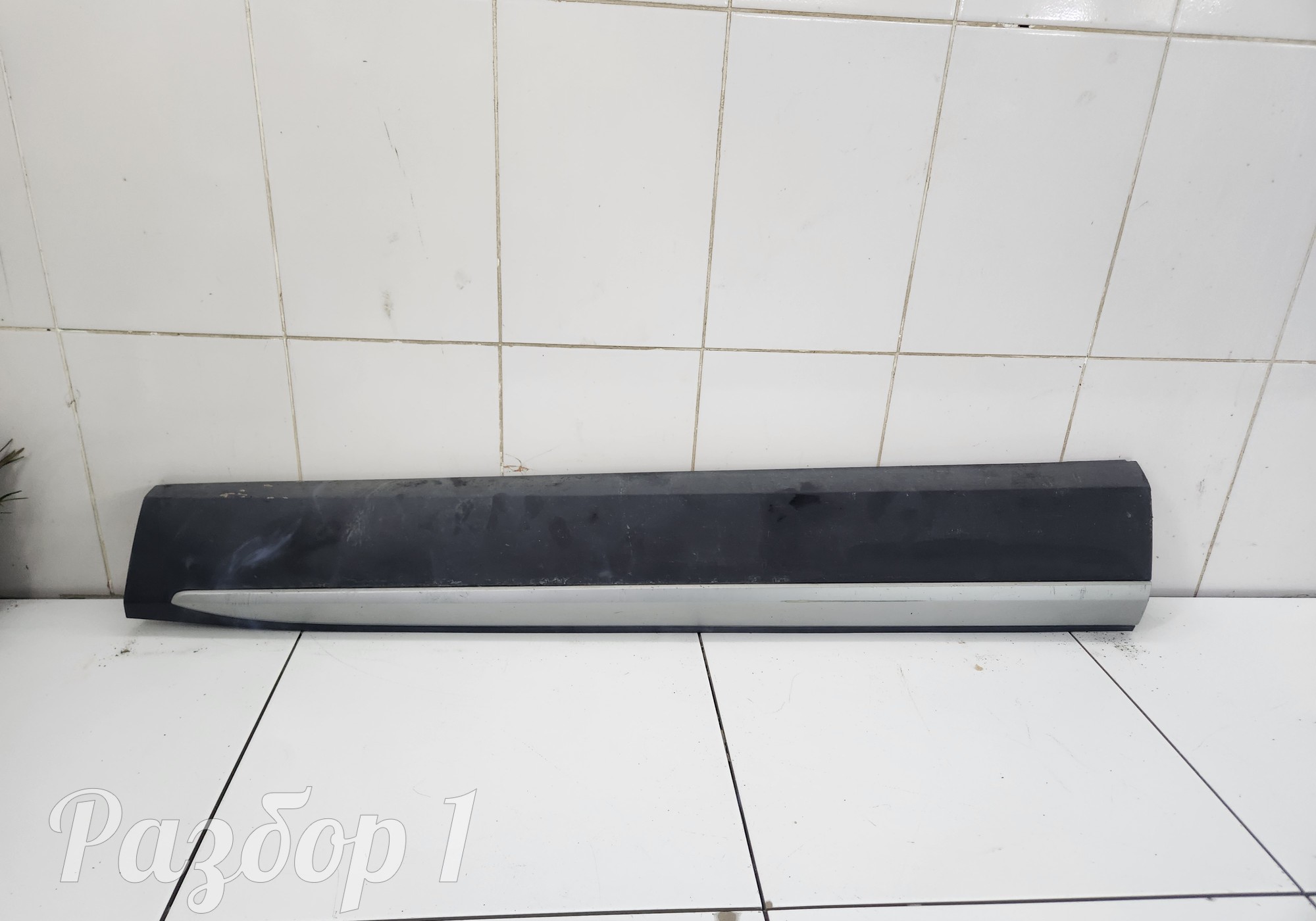 8890437892 Накладка передней правой двери для Geely Tugella (с 2019)