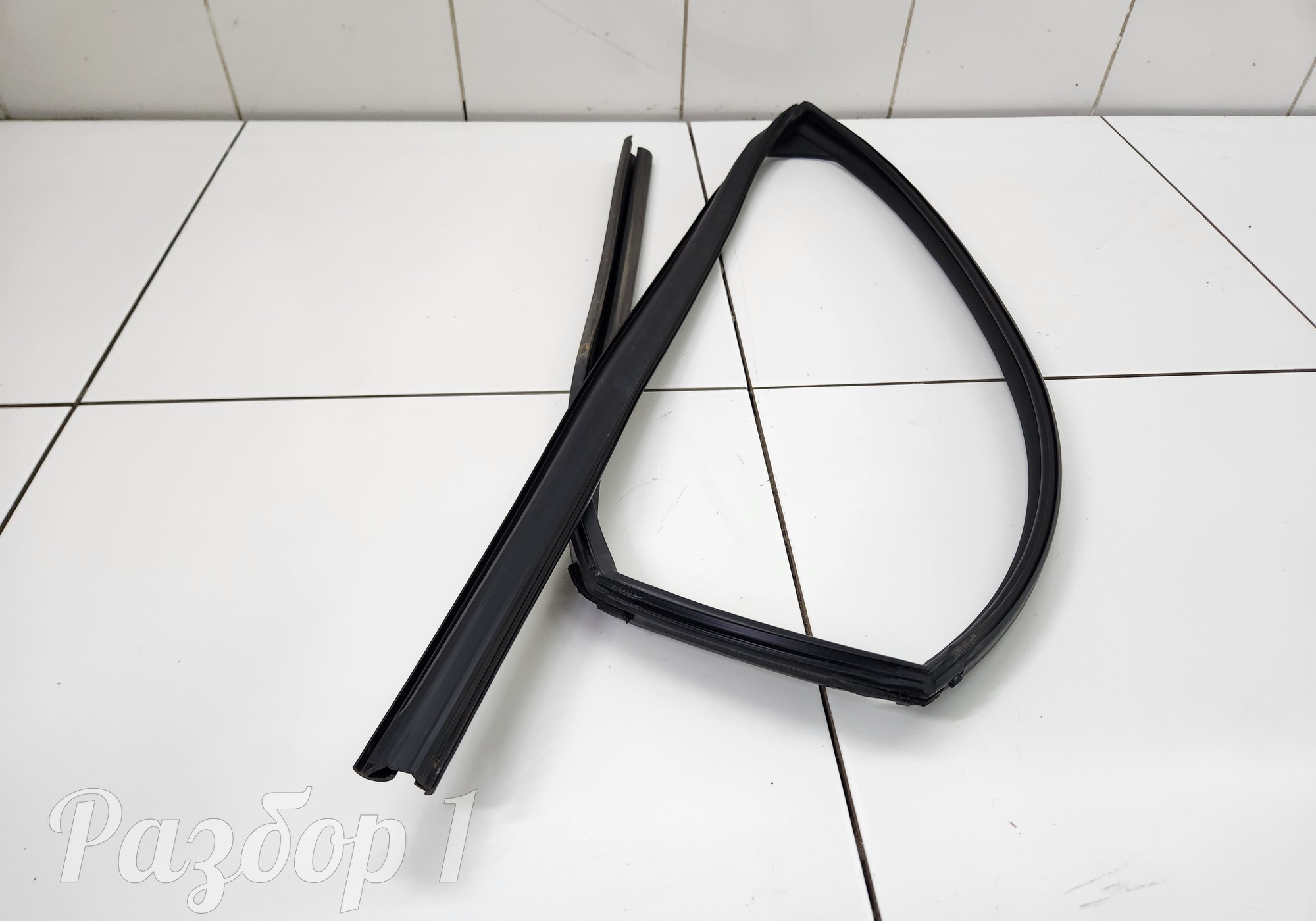 8889519966 Уплотнитель стекла задней левой двери для Geely Emgrand (SS11) (с 2021)