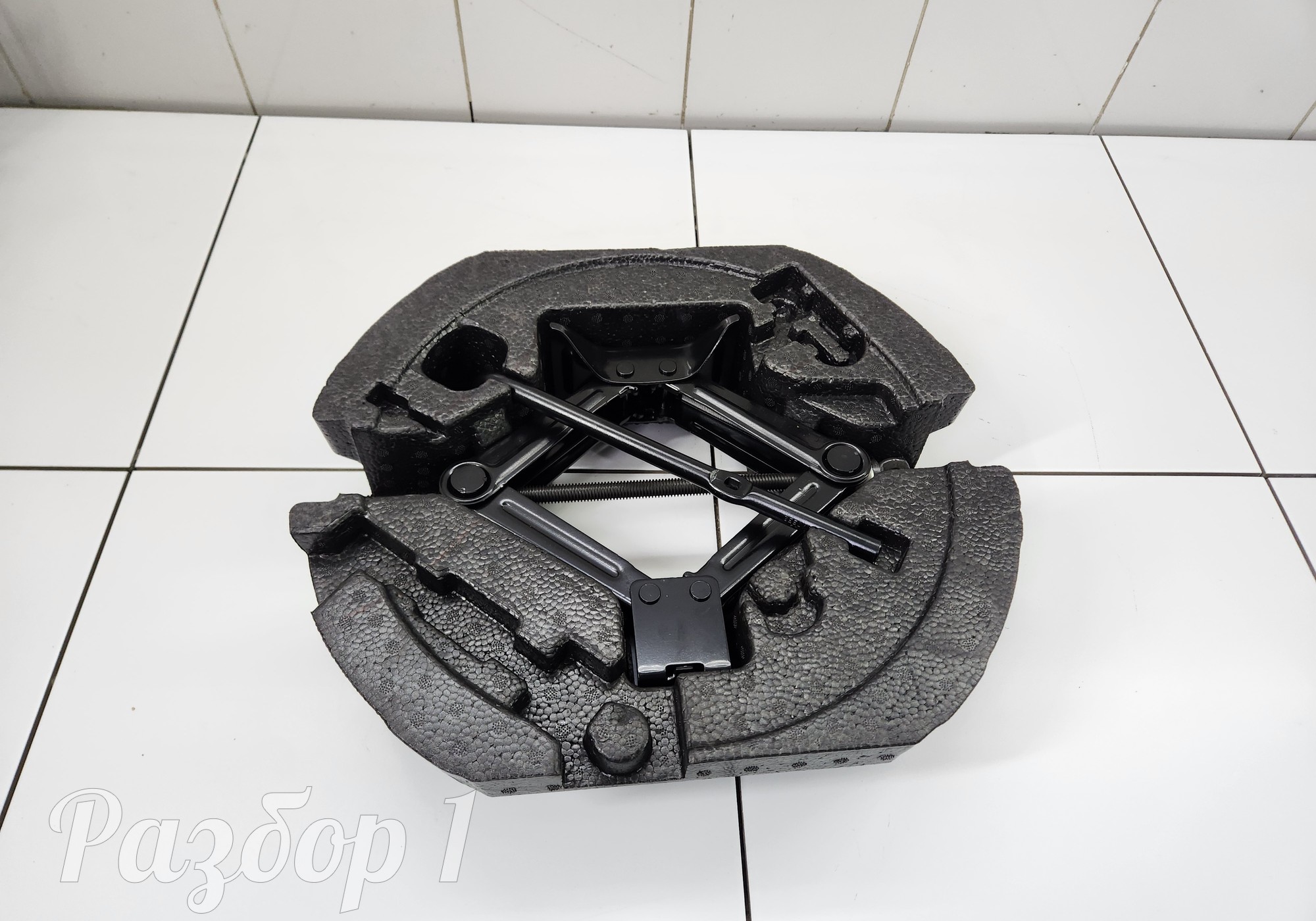 Домкрат для Geely Emgrand (SS11) (с 2021)