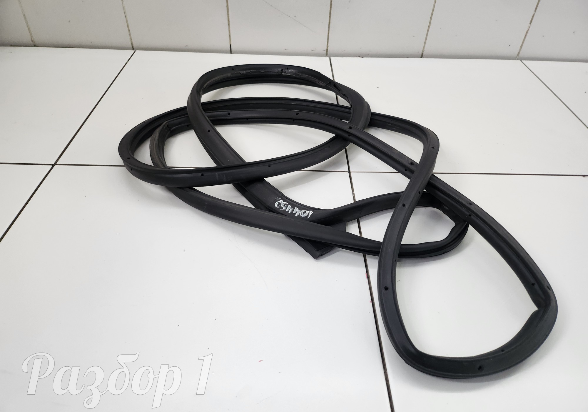 6207140P3010 Уплотнитель задней правой двери для Jac T9 (с 2023)