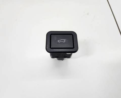 3746710XKW09C8P Кнопка открывания багажника для Haval H3 (с 2024)
