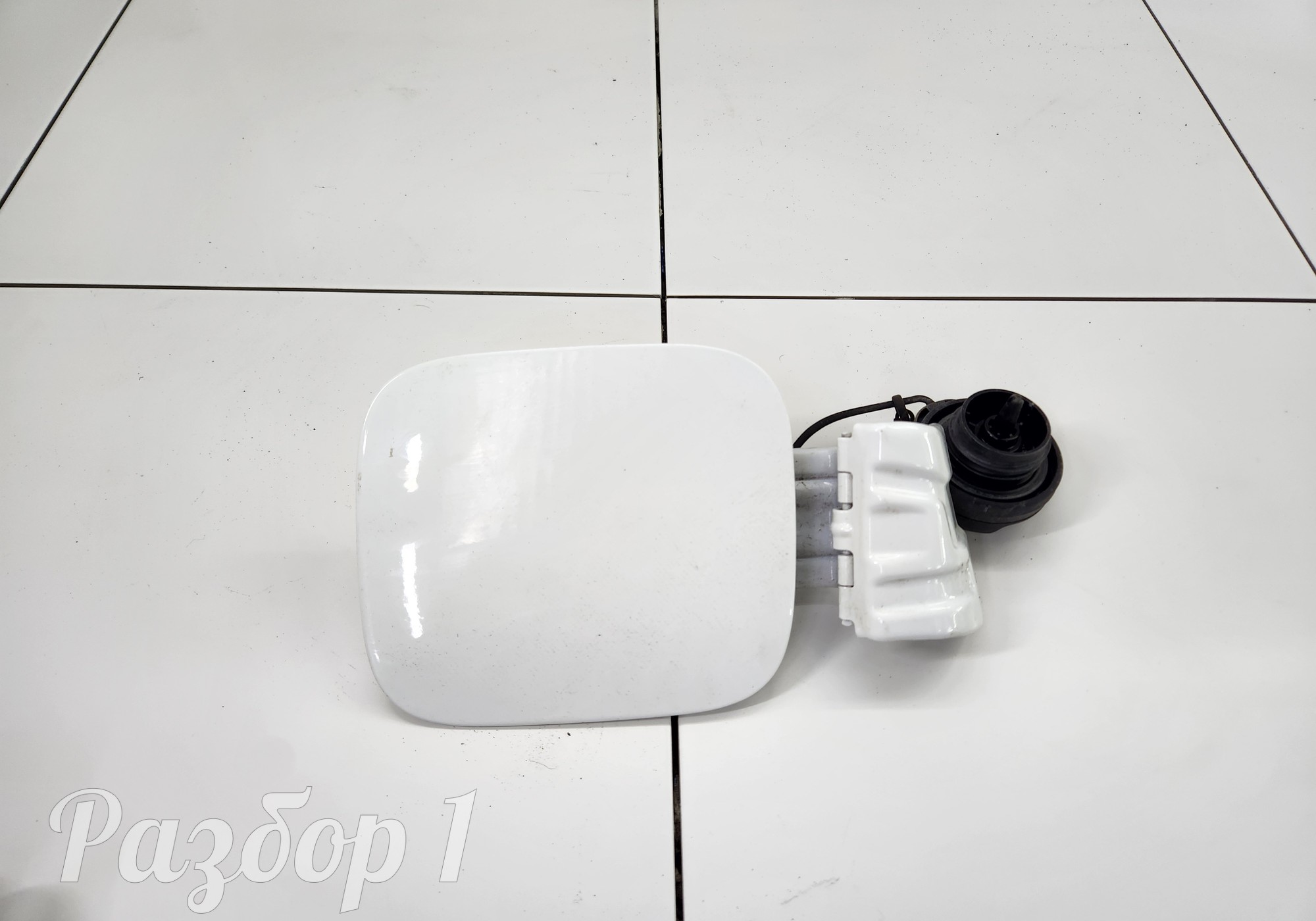 8890549224 Лючок бензобака для Geely Emgrand (SS11) (с 2021)