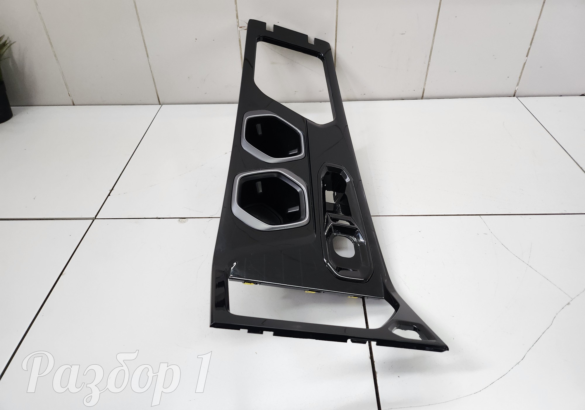 8894448537G19 Накладка центральной консоли для Geely Atlas II (с 2023)