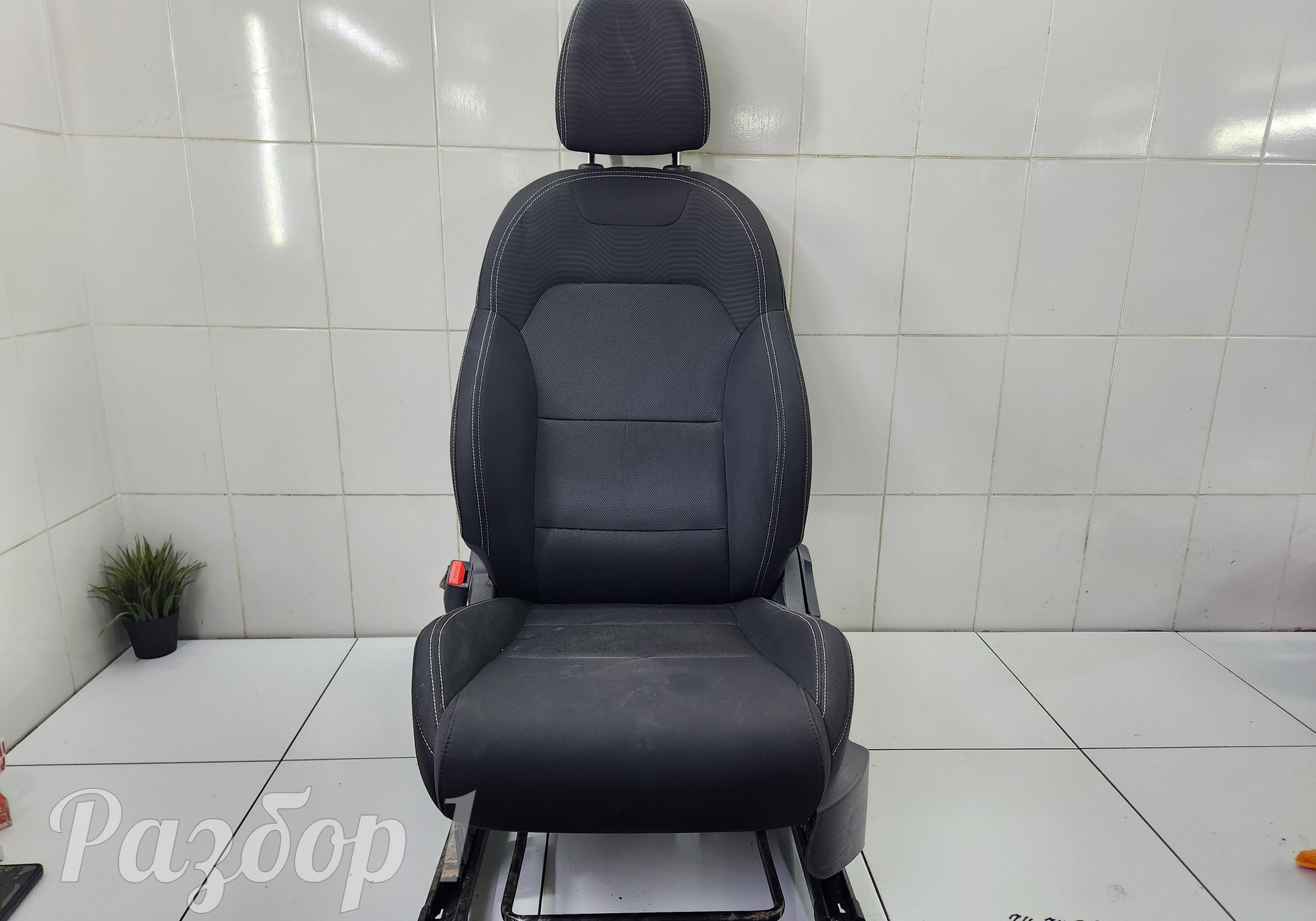 Сиденье переднее левое для Geely Coolray (с 2020)