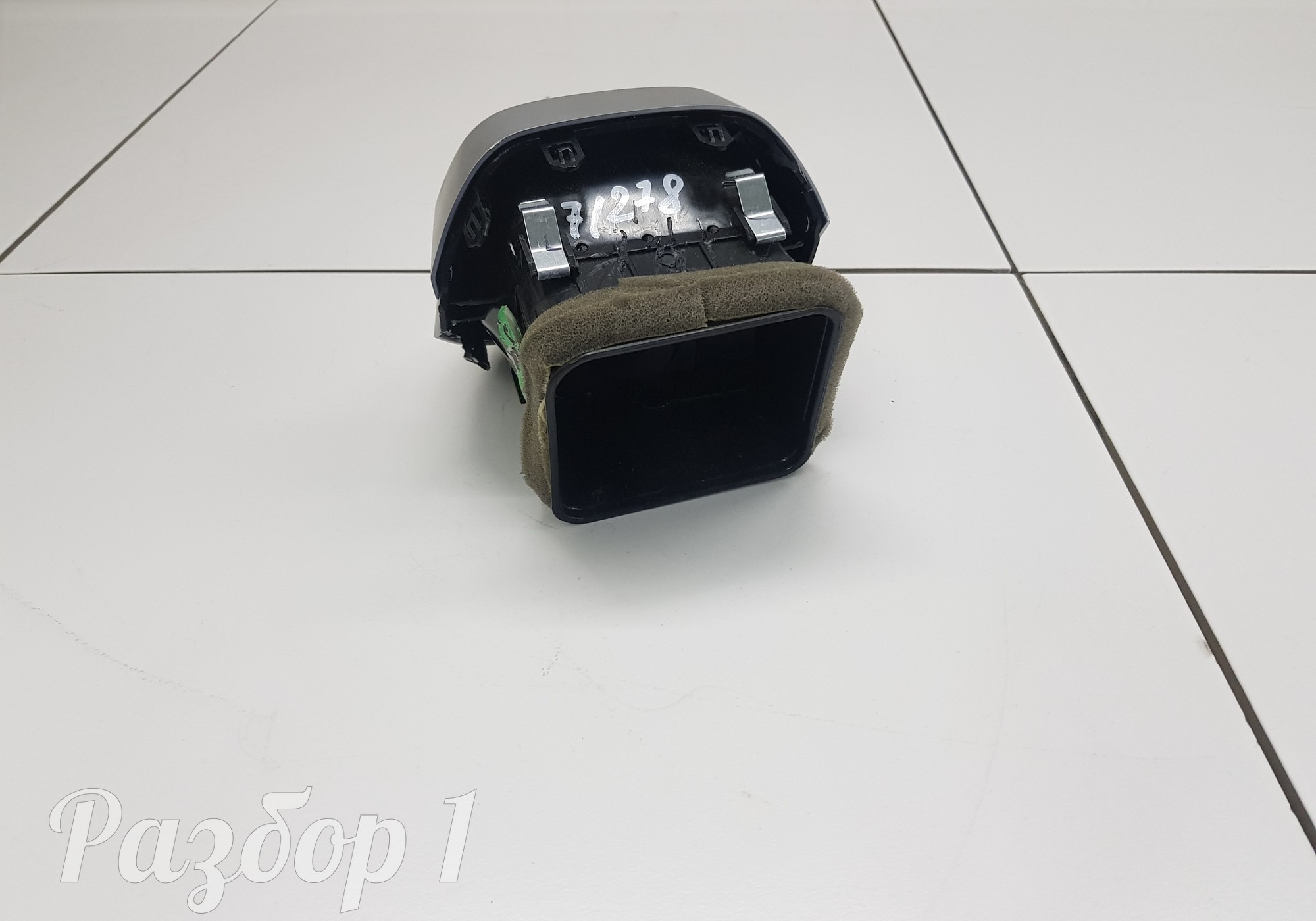 6600041448898 Дефлектор воздушный левый для Geely Coolray (с 2020)