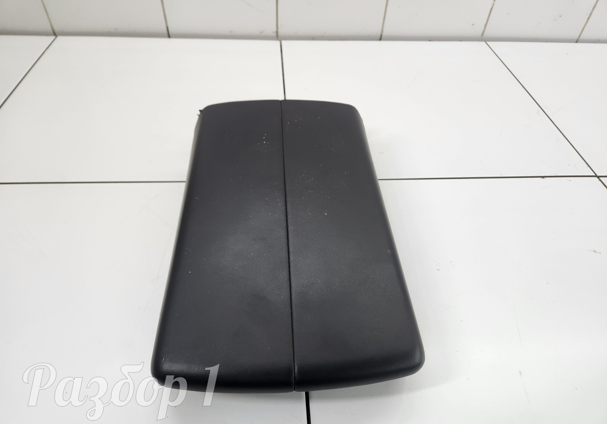 5305233BA01 Подлокотник для Faw Bestune B70 (с 2020)