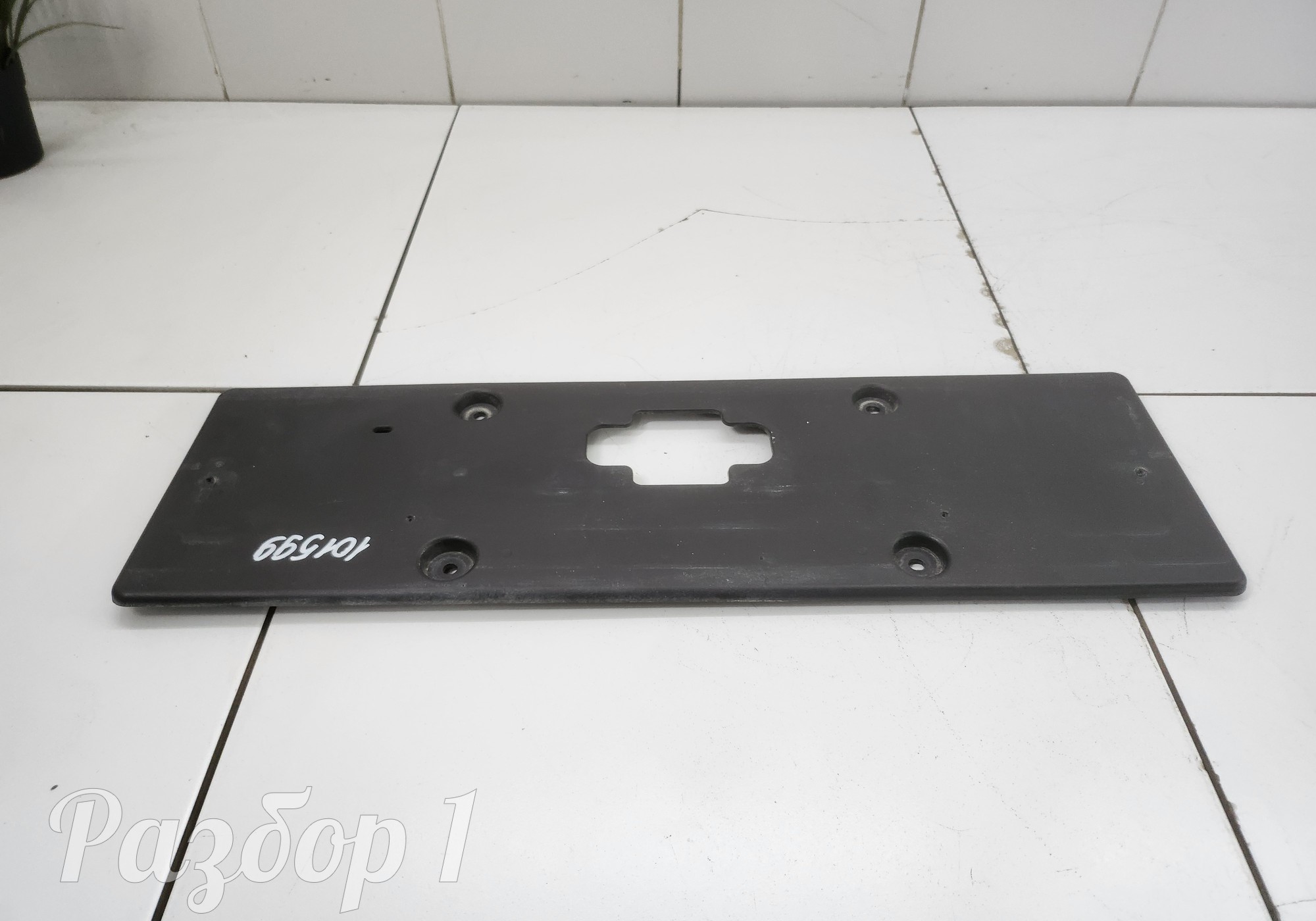 8889532912 Накладка под номер для Geely Okavango (с 2020)