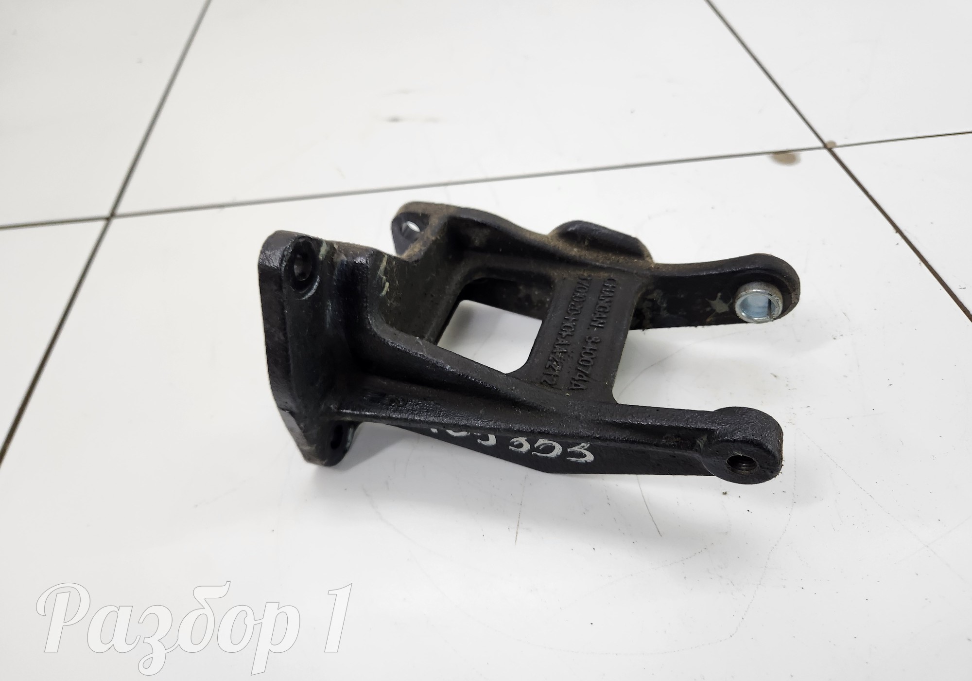 3701020H01AA Кронштейн для Changan Alsvin (с 2018)