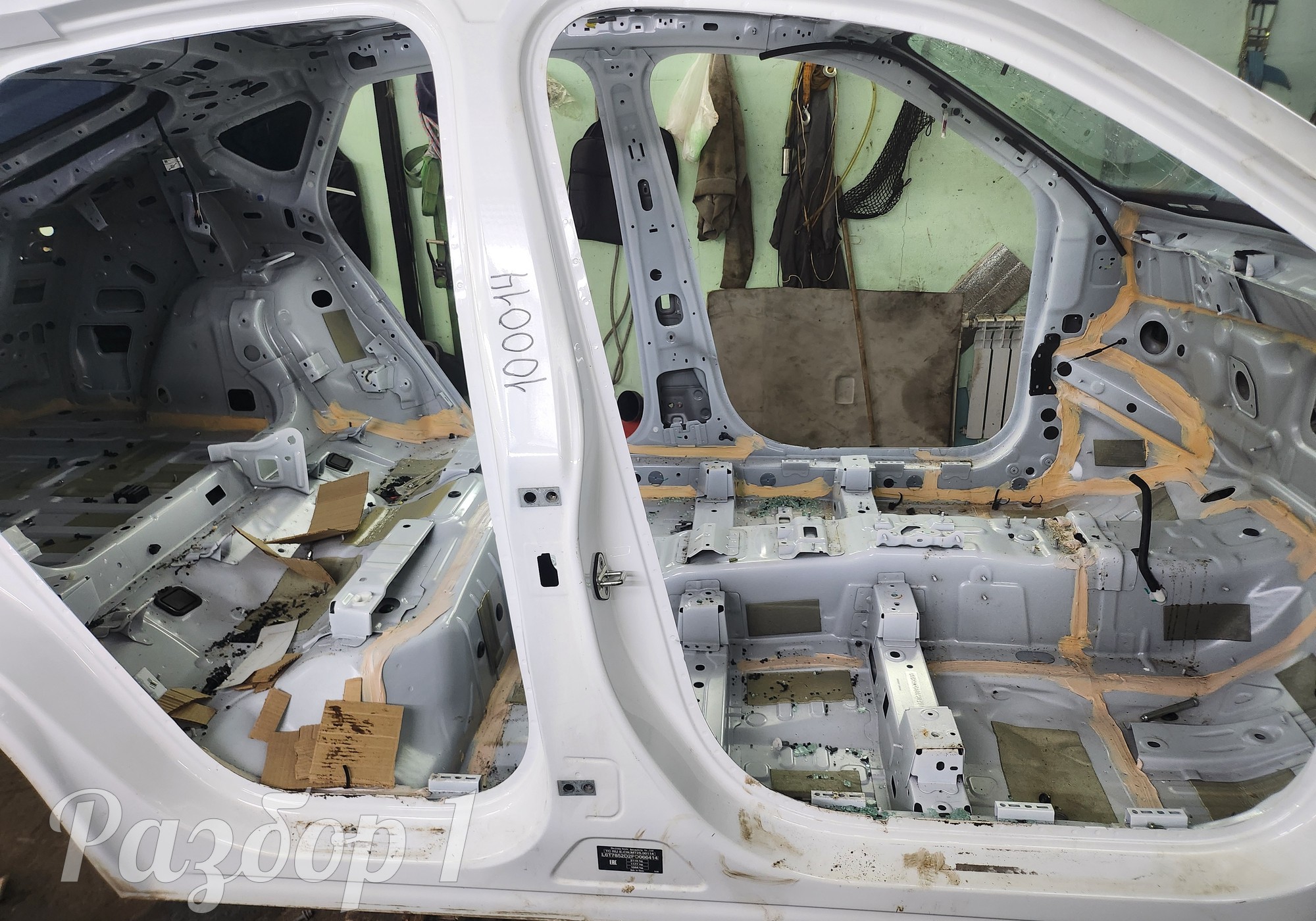 Порог с центральной стойкой правый для Geely Tugella (с 2019)