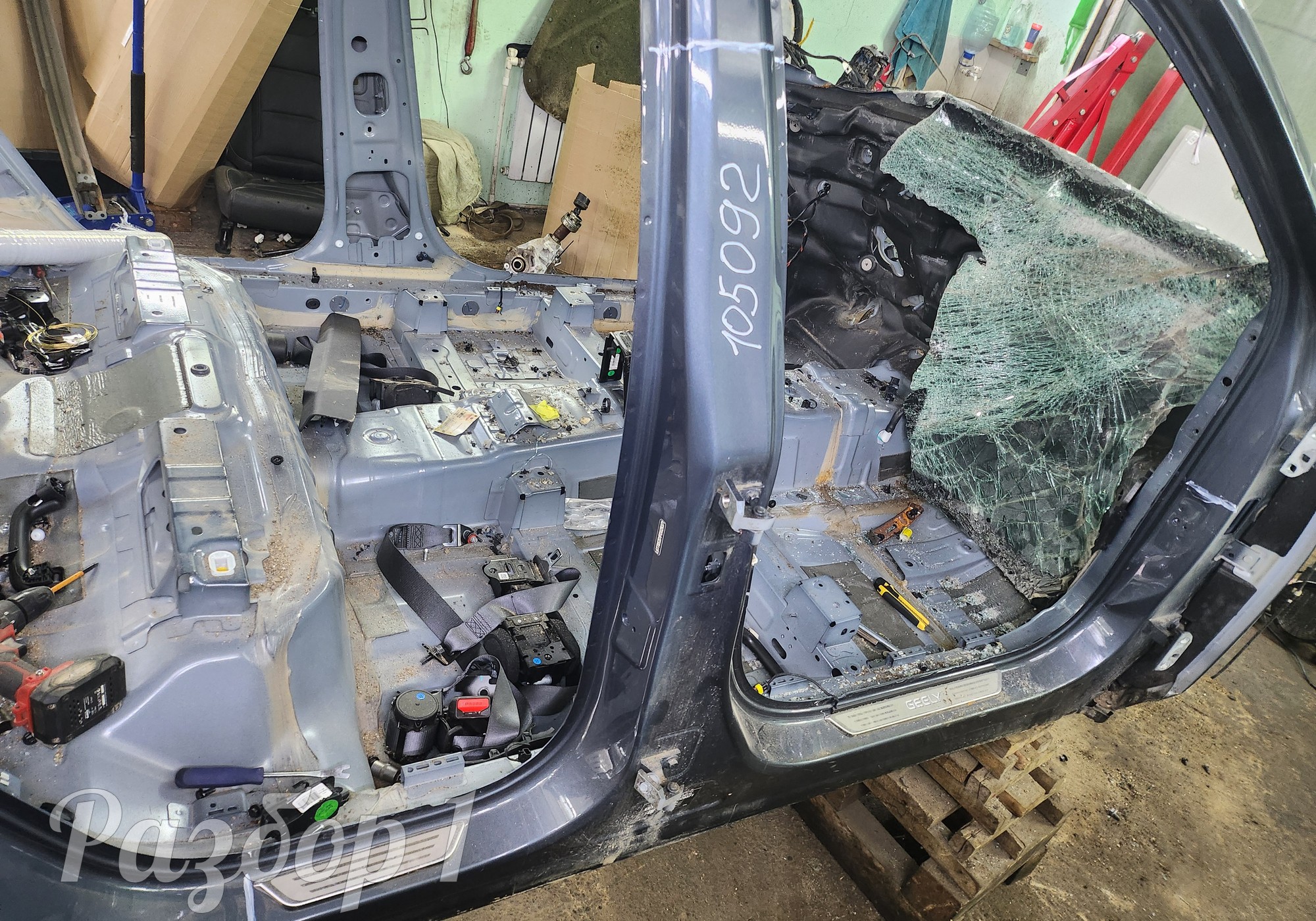 Порог с центральной стойкой правый для Geely Tugella (с 2019)