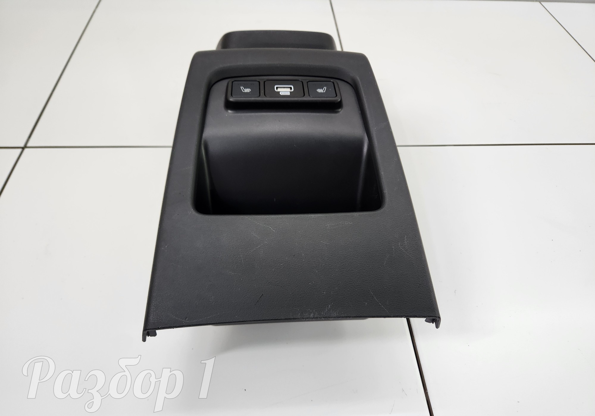 5305312XKJ22A Накладка центральной консоли для Haval H3 (с 2024)