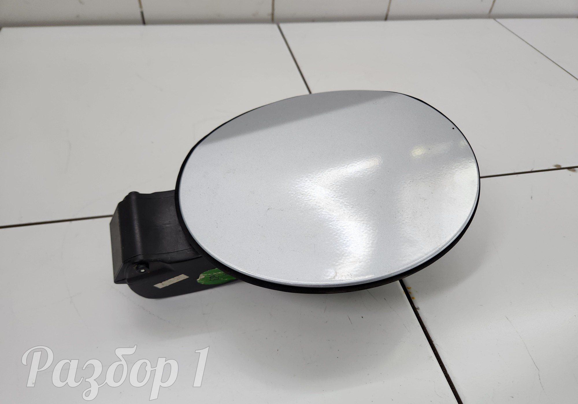 01237046 Лючок бензобака для Geely Atlas Pro (с 2021)